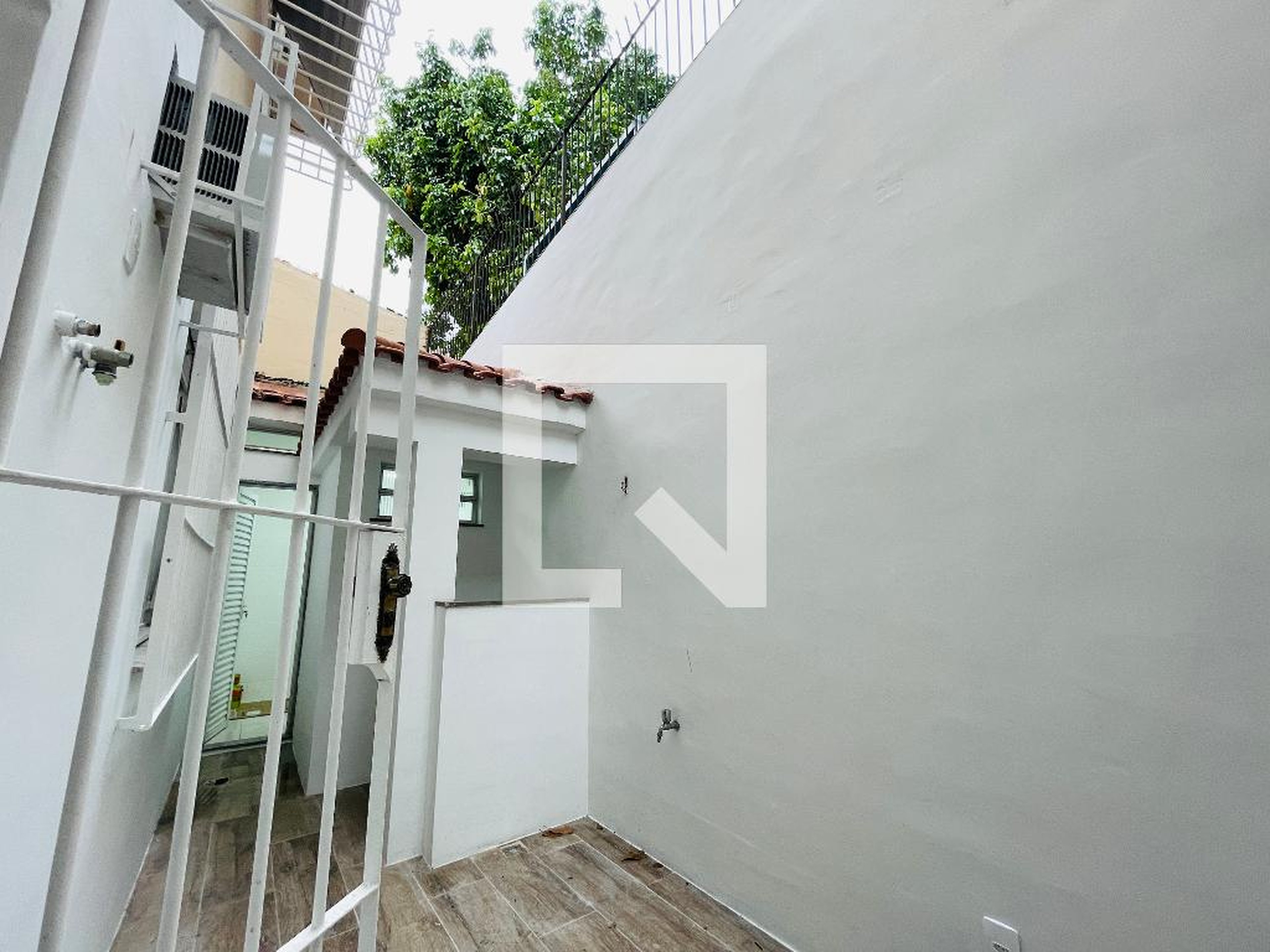 Área externa Condomínio em Rua Cândido Gaffrée, 36