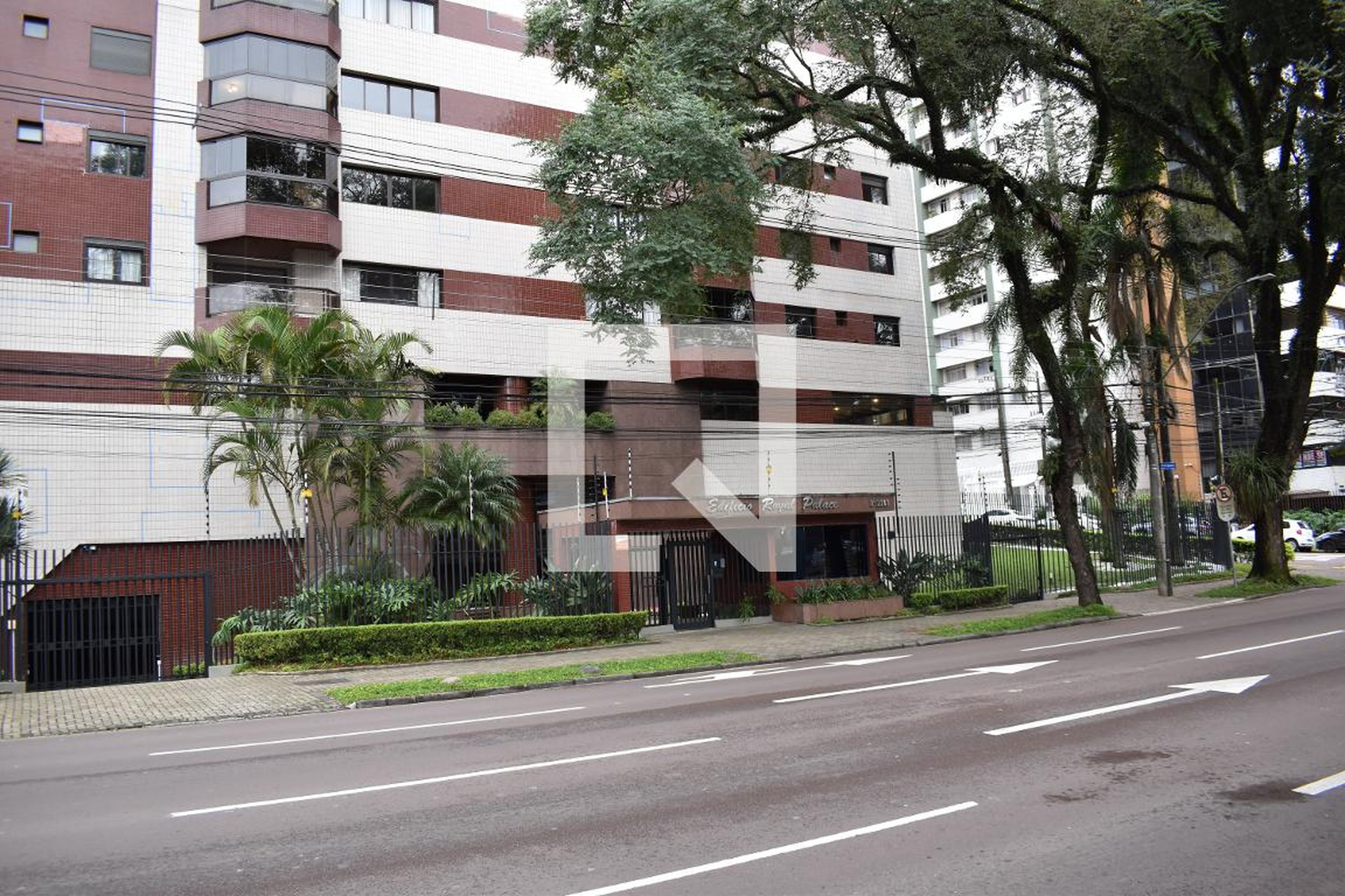 Fachada do condomínio Condomínio em Rua Padre Agostinho, 2213