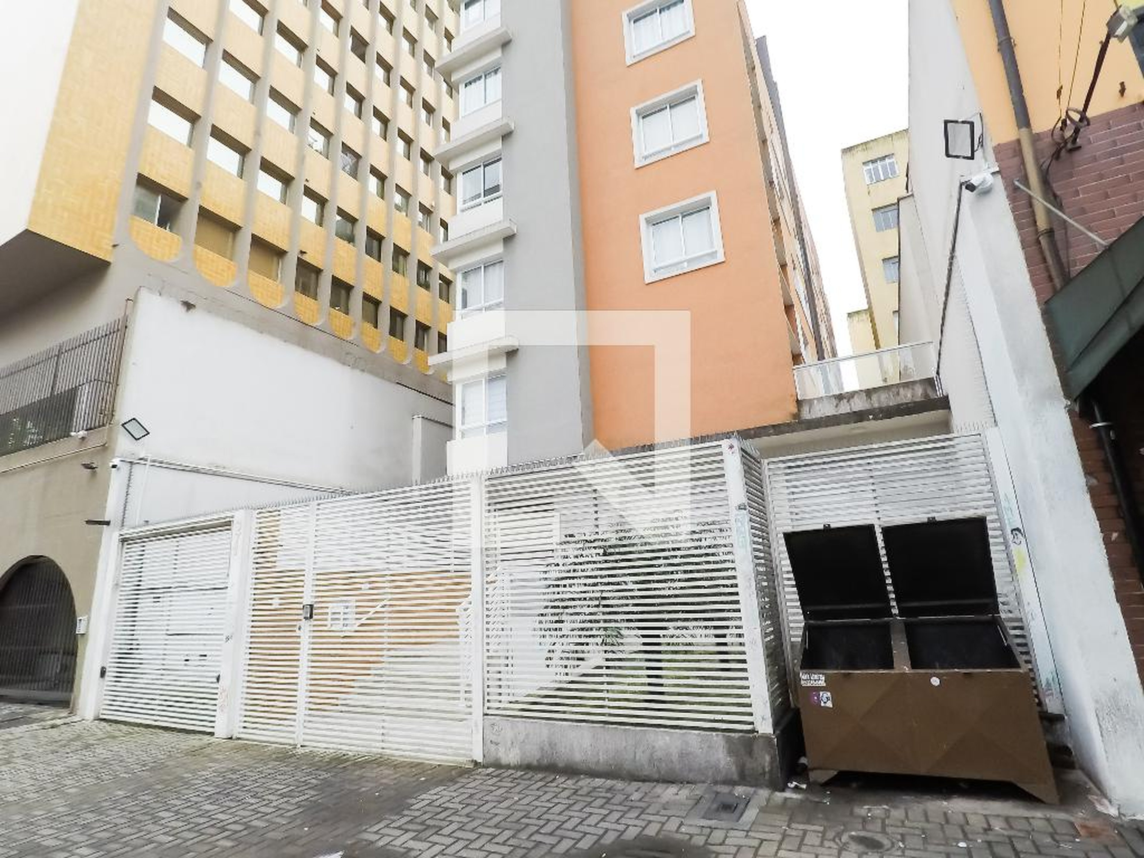 Fachada Condomínio em Rua General Carneiro, 371