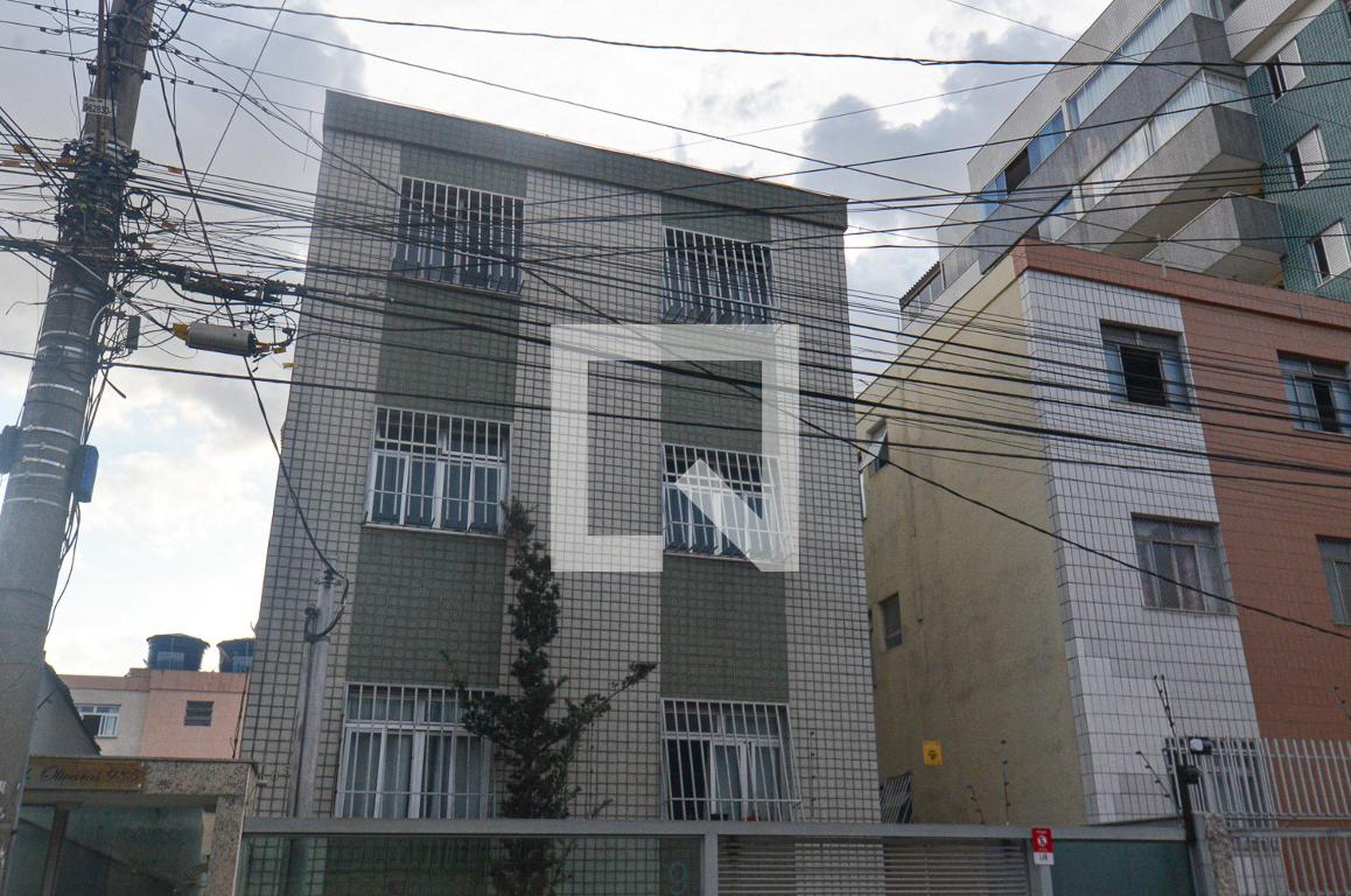 Fachada Condomínio em Rua João Gualberto Filho, 985