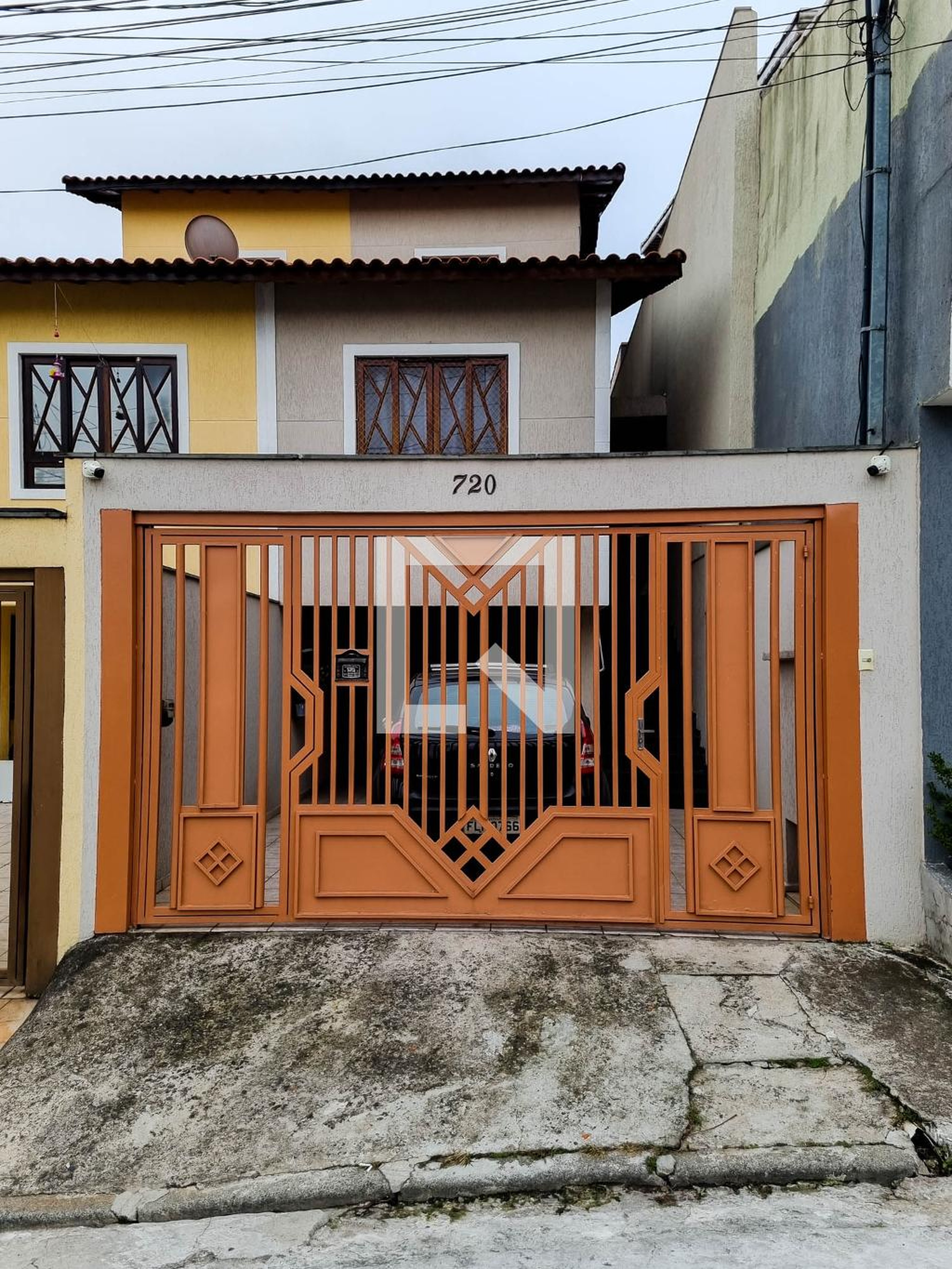 Fachada Condomínio em Rua Central, 720