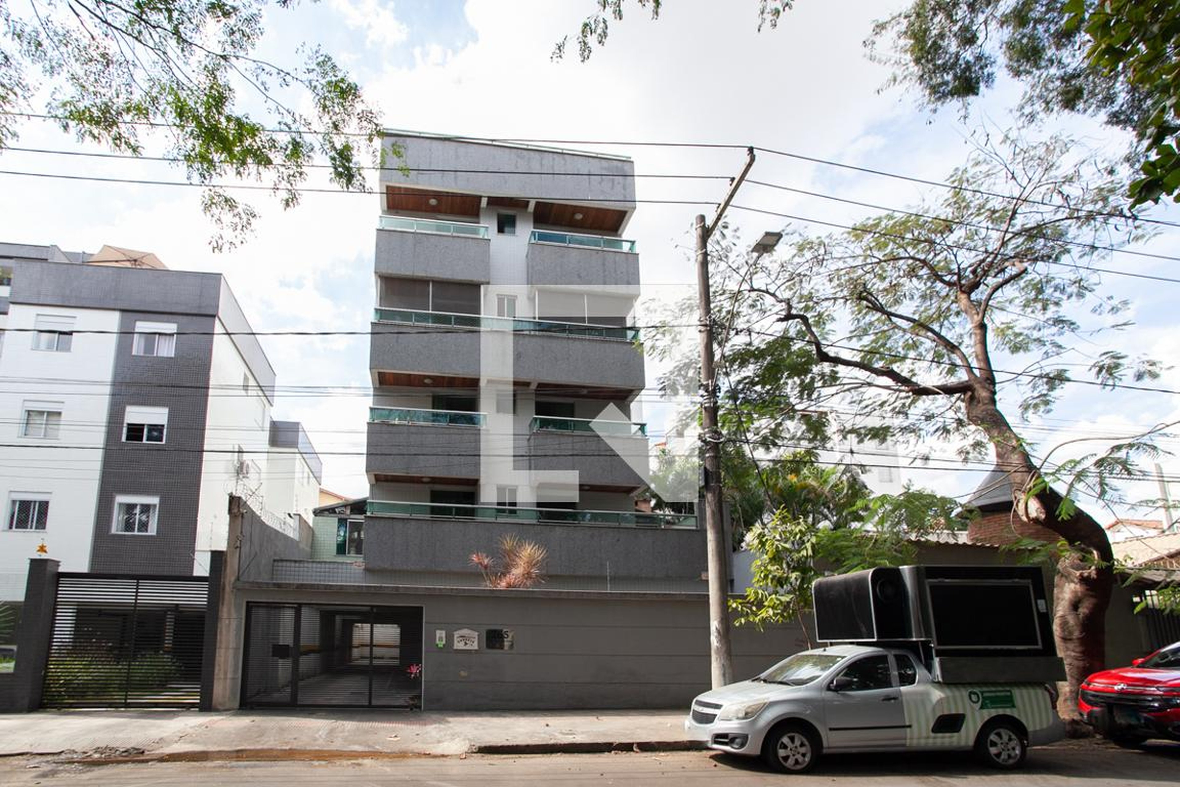 Fachada Condomínio em Rua General Ephigênio Ruas Santos, 265