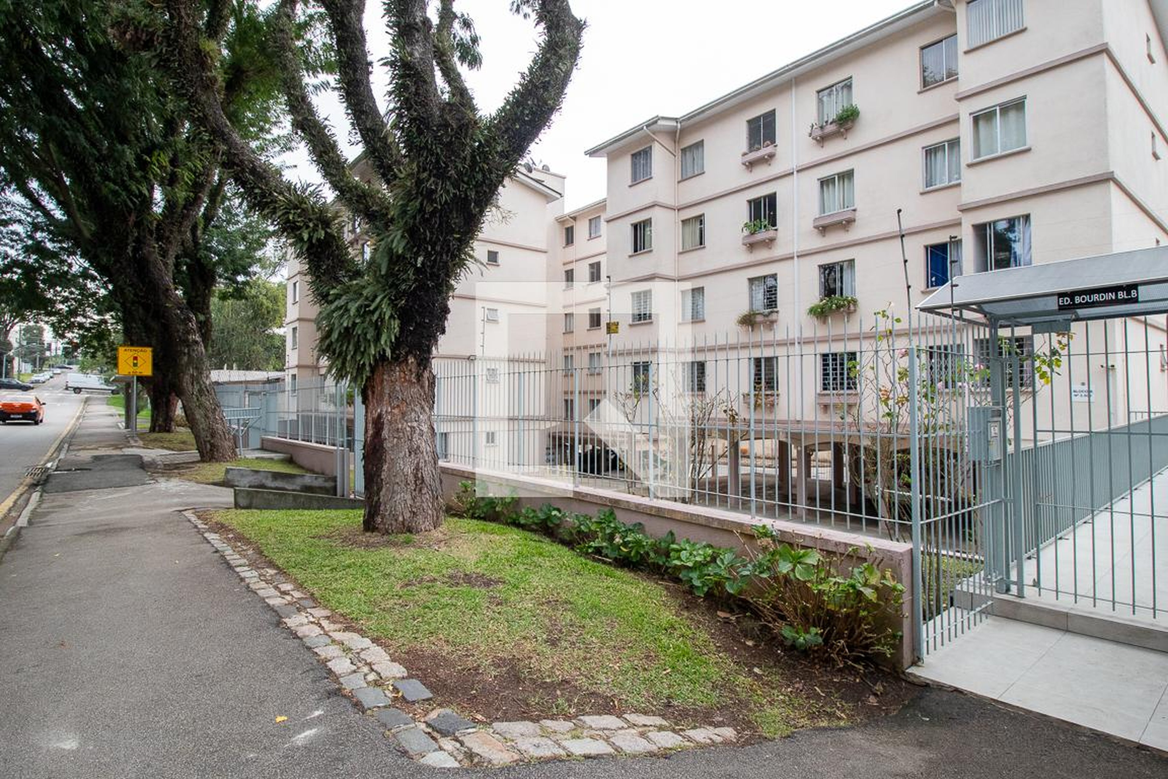 Fachada Condomínio em Rua Alagoas, 3500