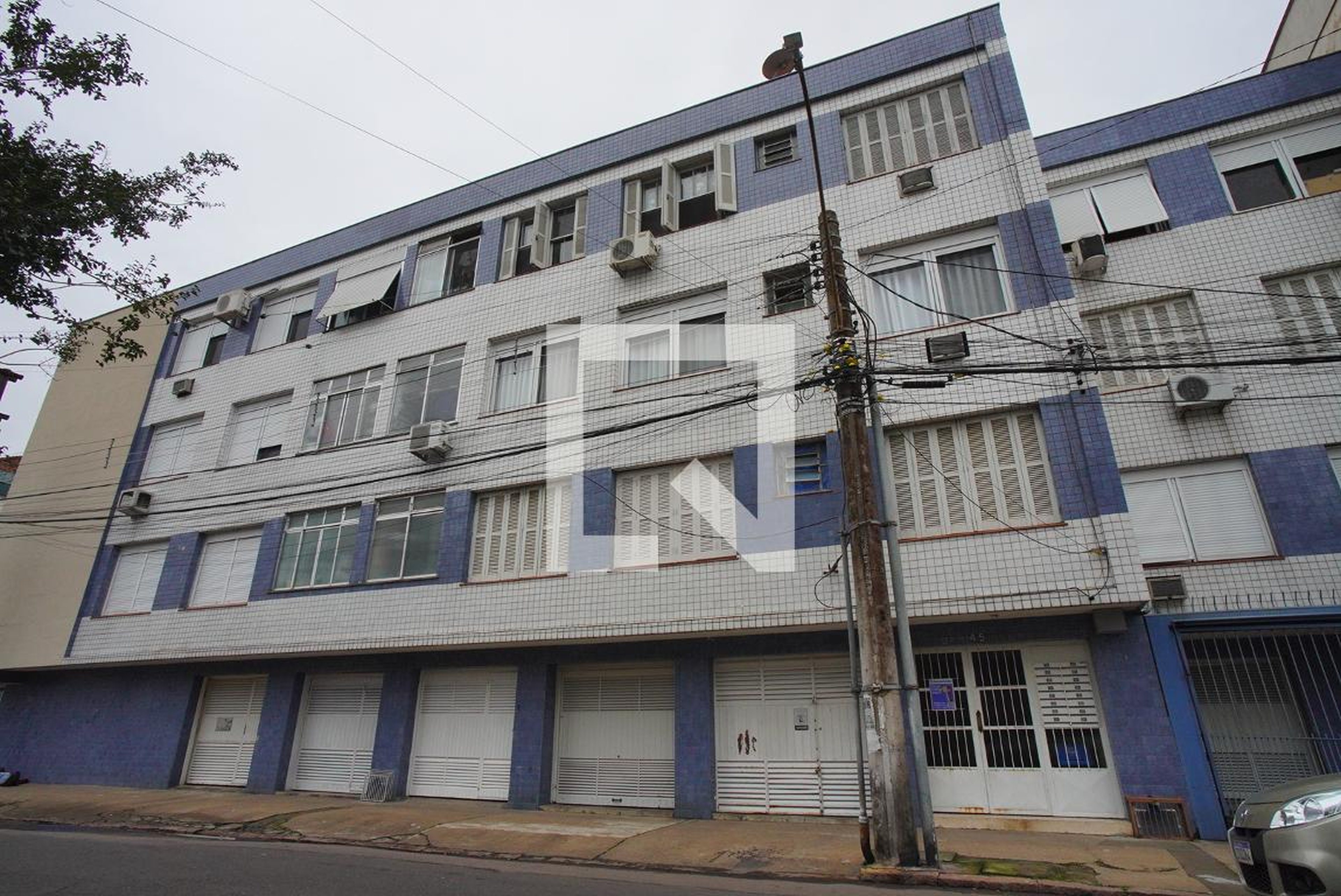 Fachada do Prédio Condomínio em Rua Cristóvão Pereira, 45