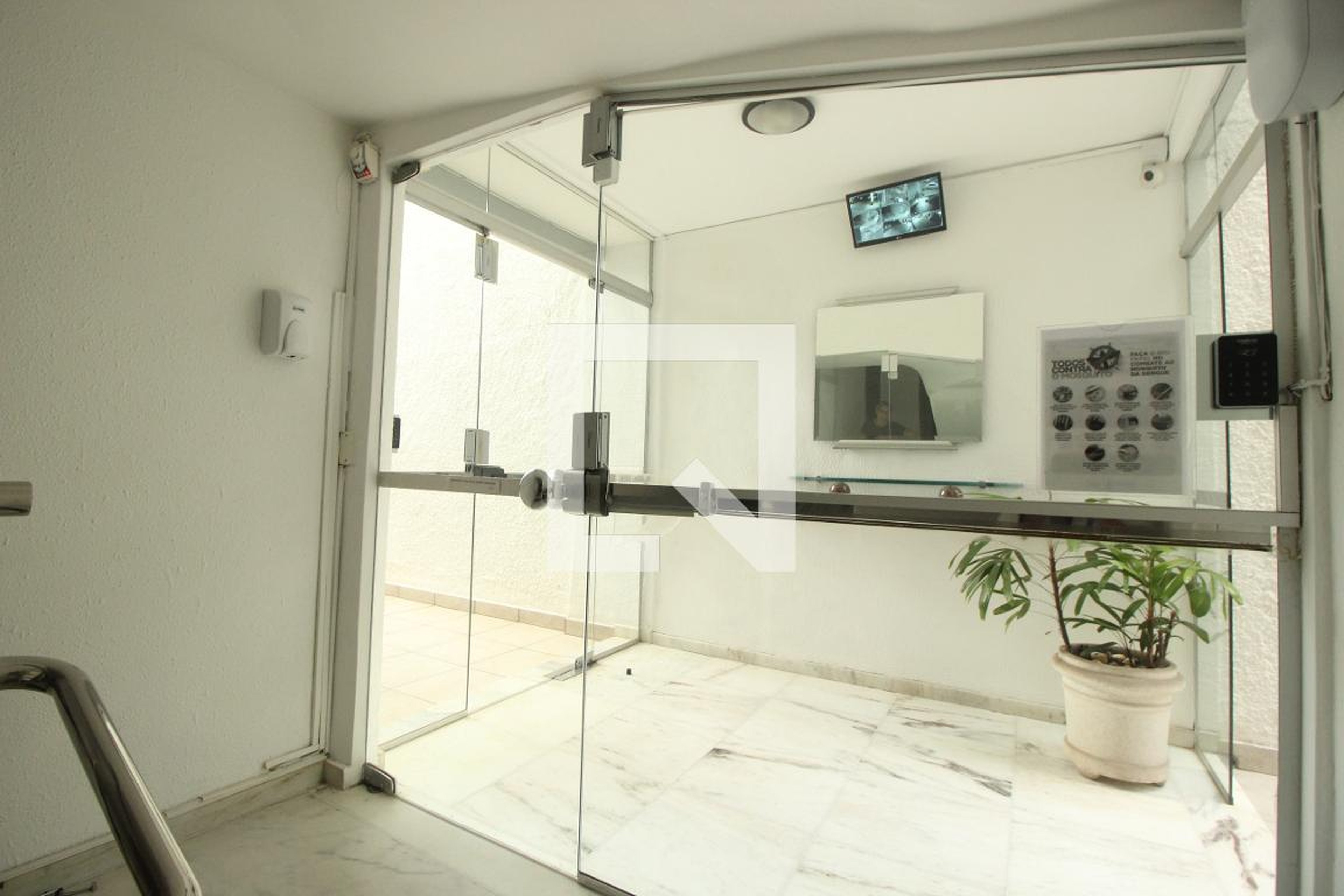 Hall de entrada Condomínio Aparecida Queiroz Wenceslau