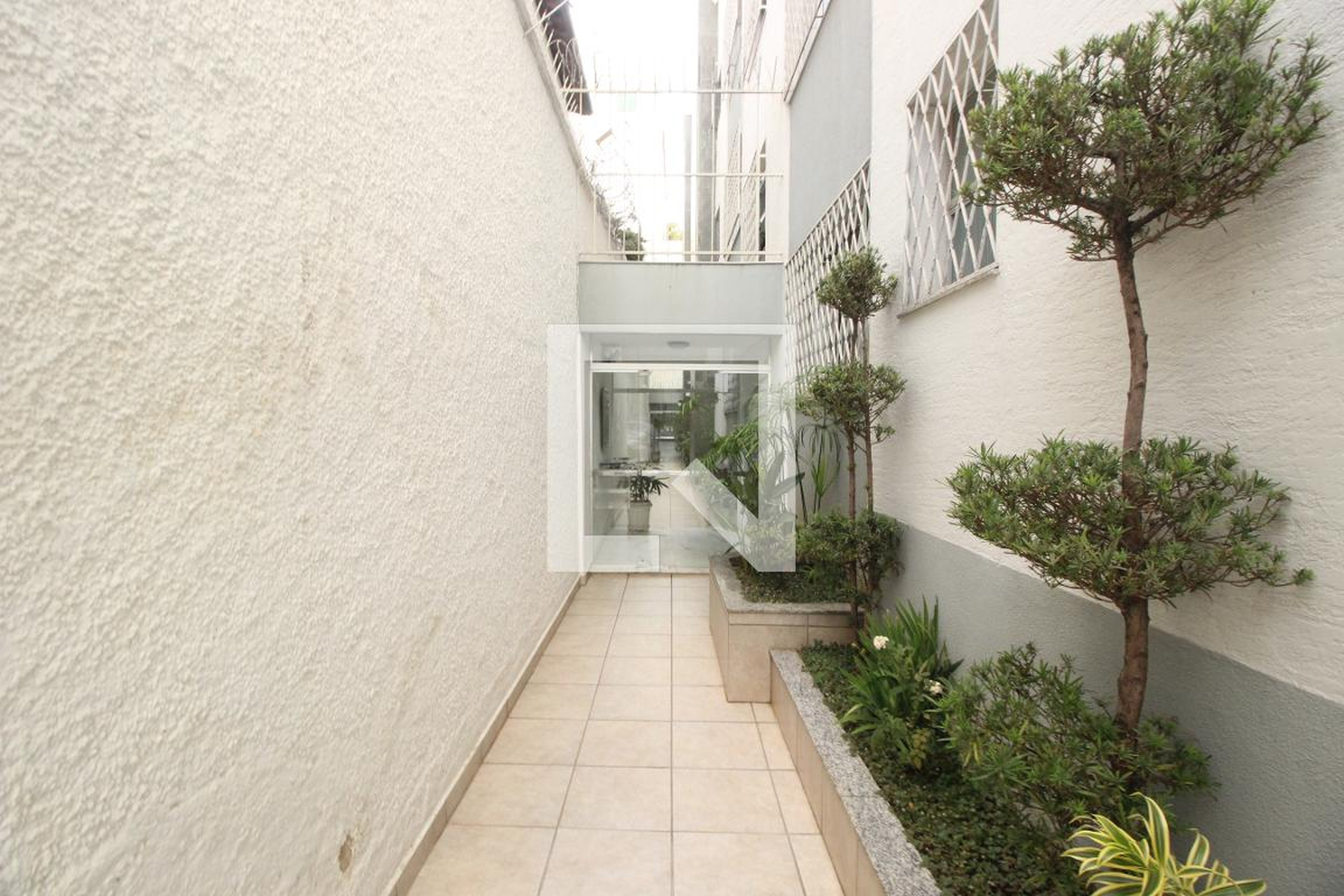 Entrada do prédio Condomínio Aparecida Queiroz Wenceslau