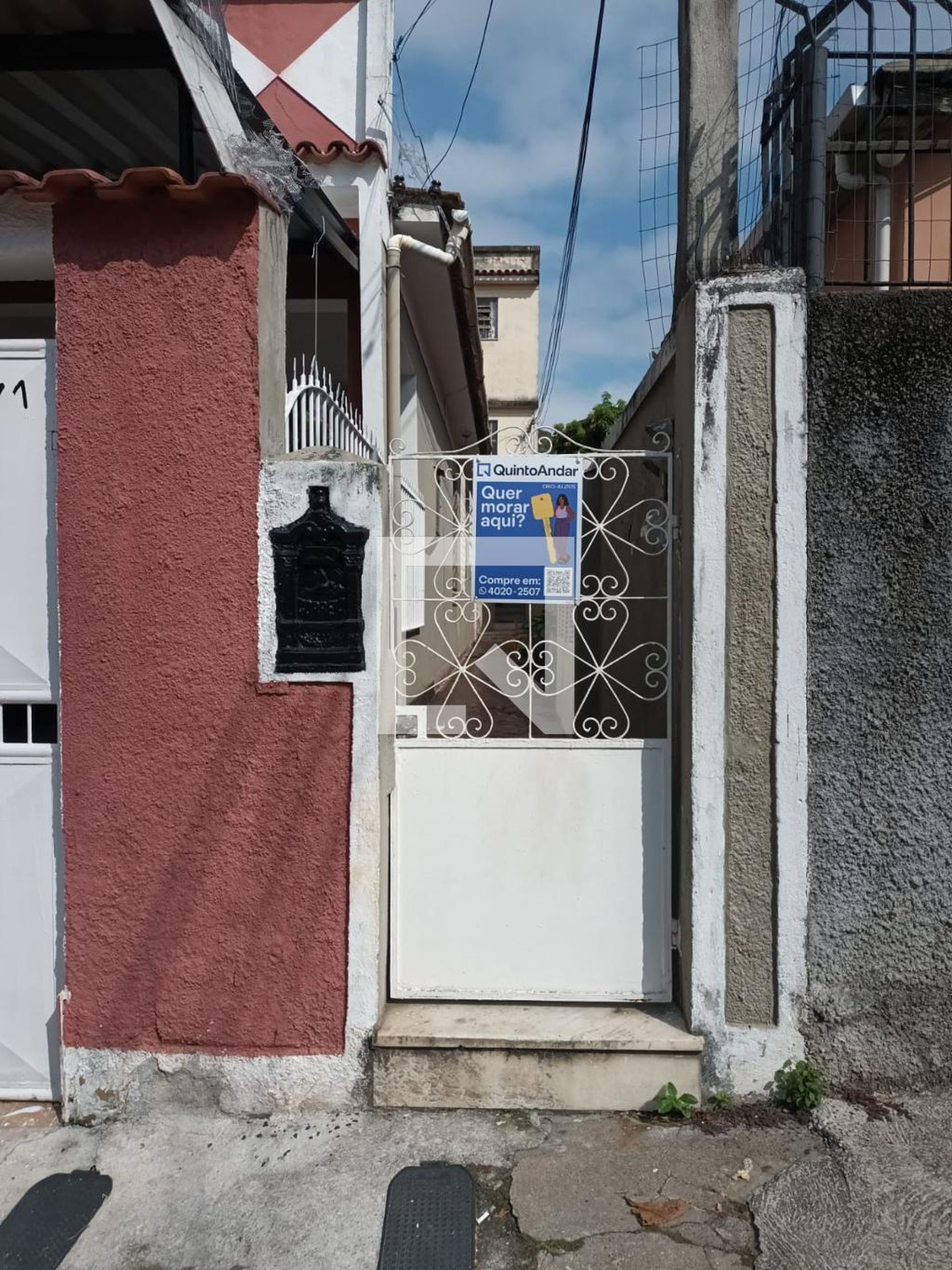 Fachada Condomínio em Rua Luís Silva, 271
