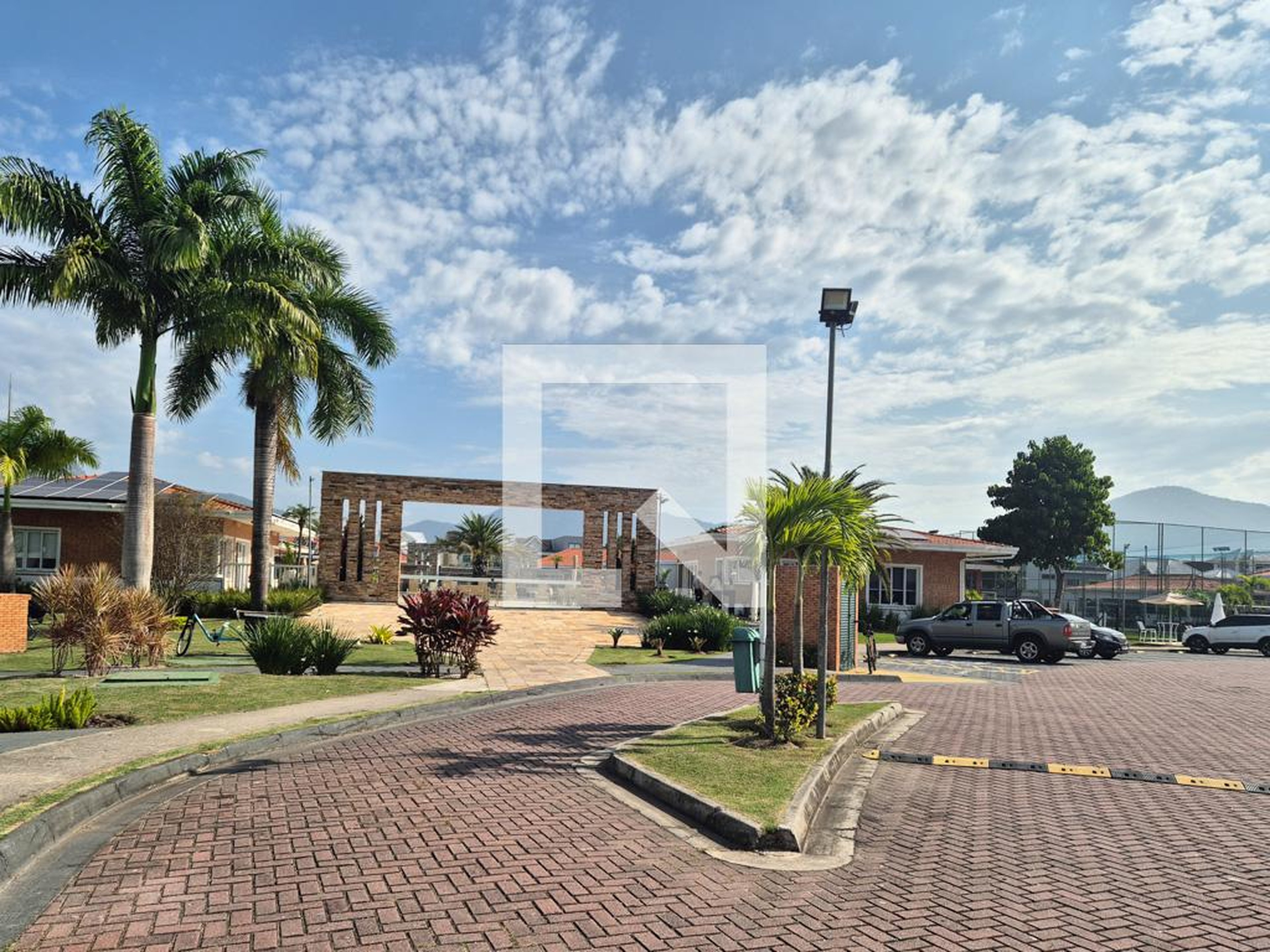 Fachada do Condomínio Condomínio Riviera Del Sol