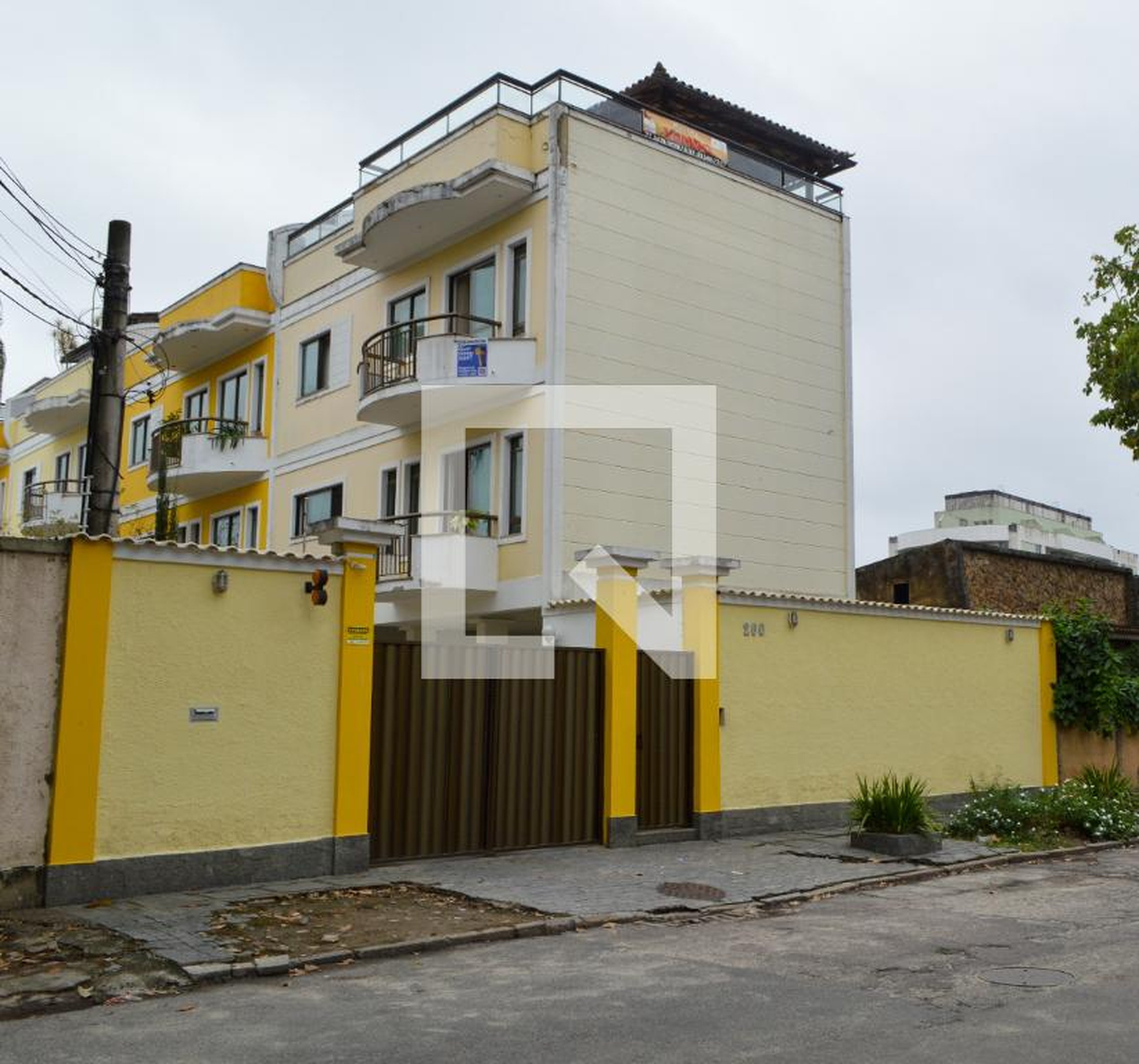 Fachada Condomínio em Rua Caniú, 260