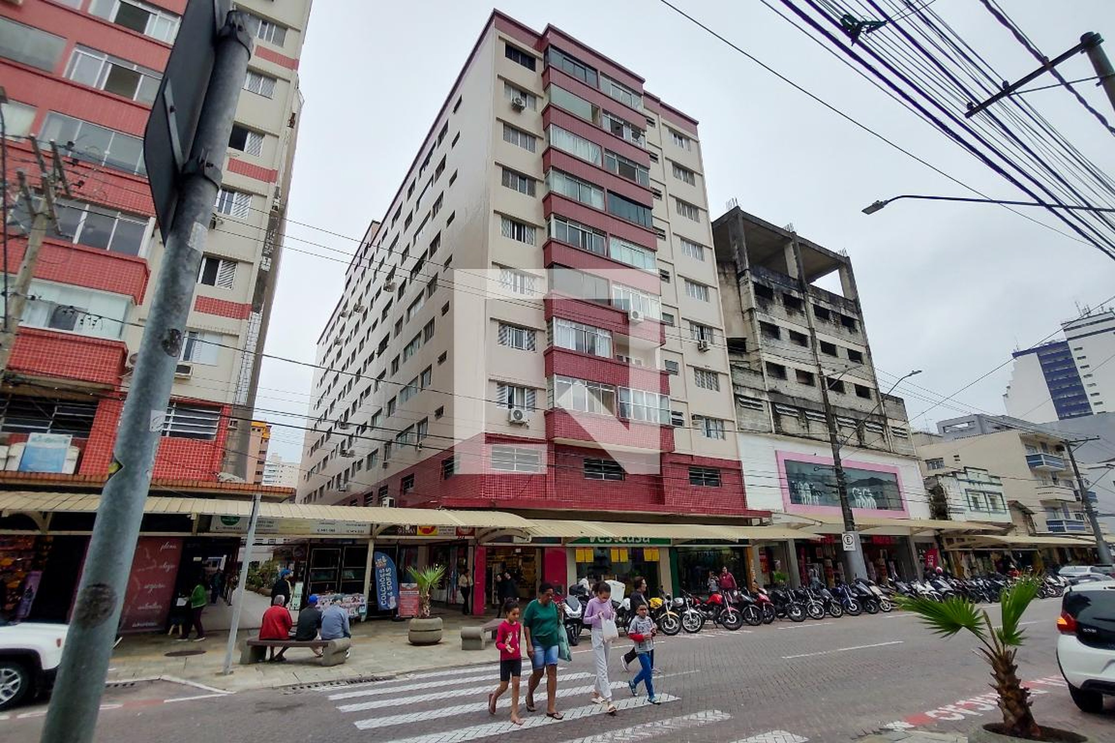 Fachada Condomínio em Avenida Presidente Costa e Silva, 224