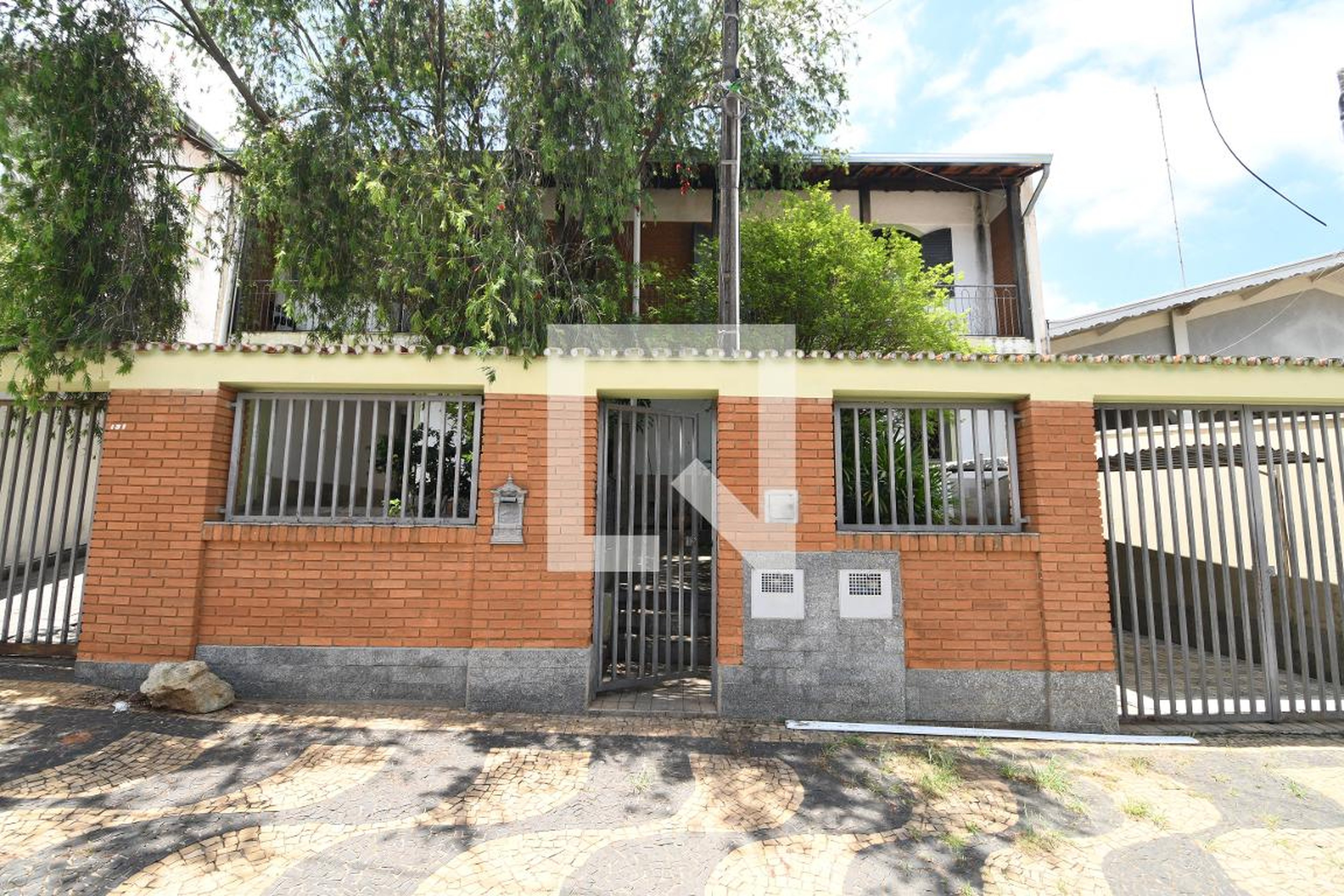 Fachada Condomínio em Avenida Júlia Conceição Alves, 212