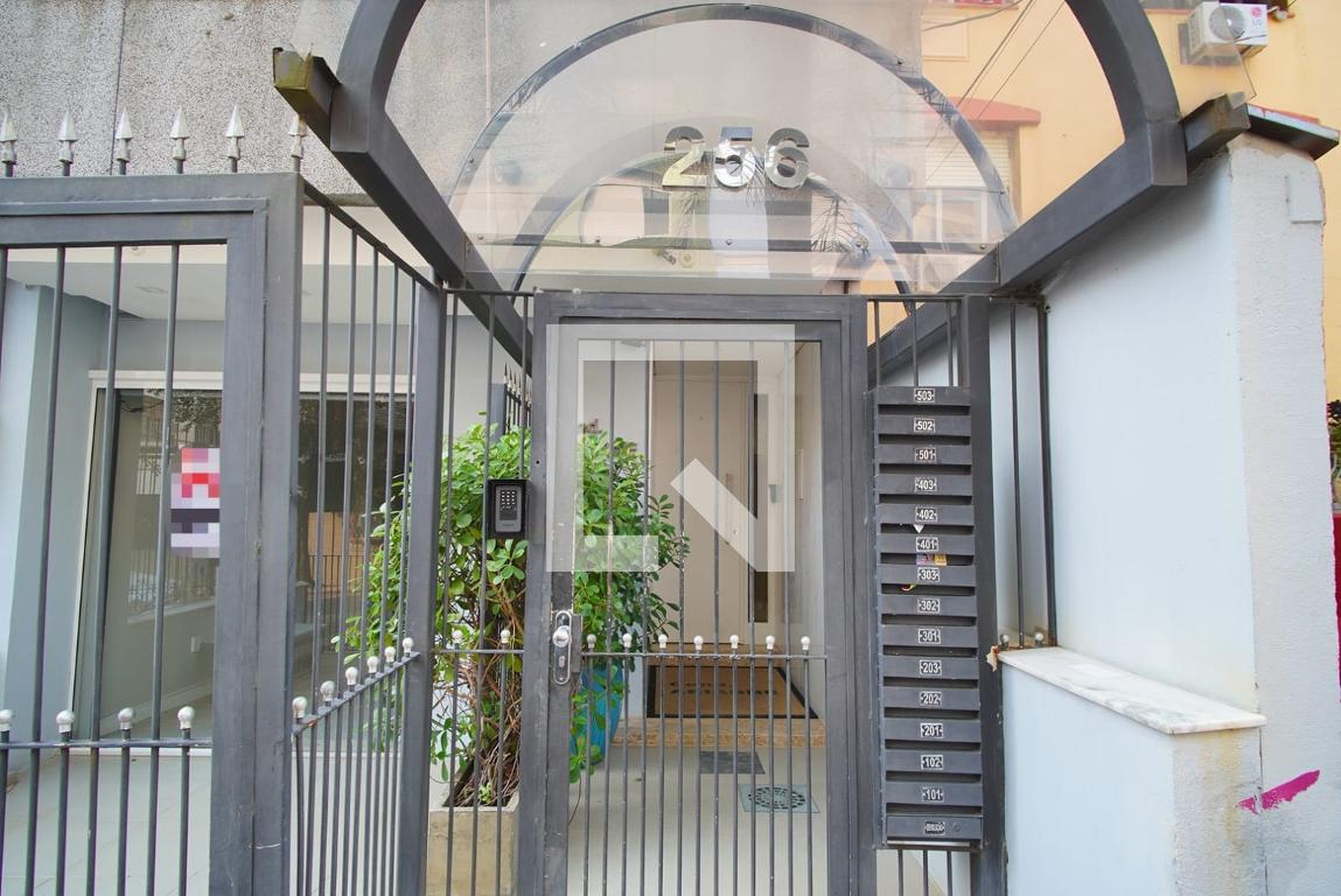 Fachada Condomínio em Rua Duque de Caxias, 256