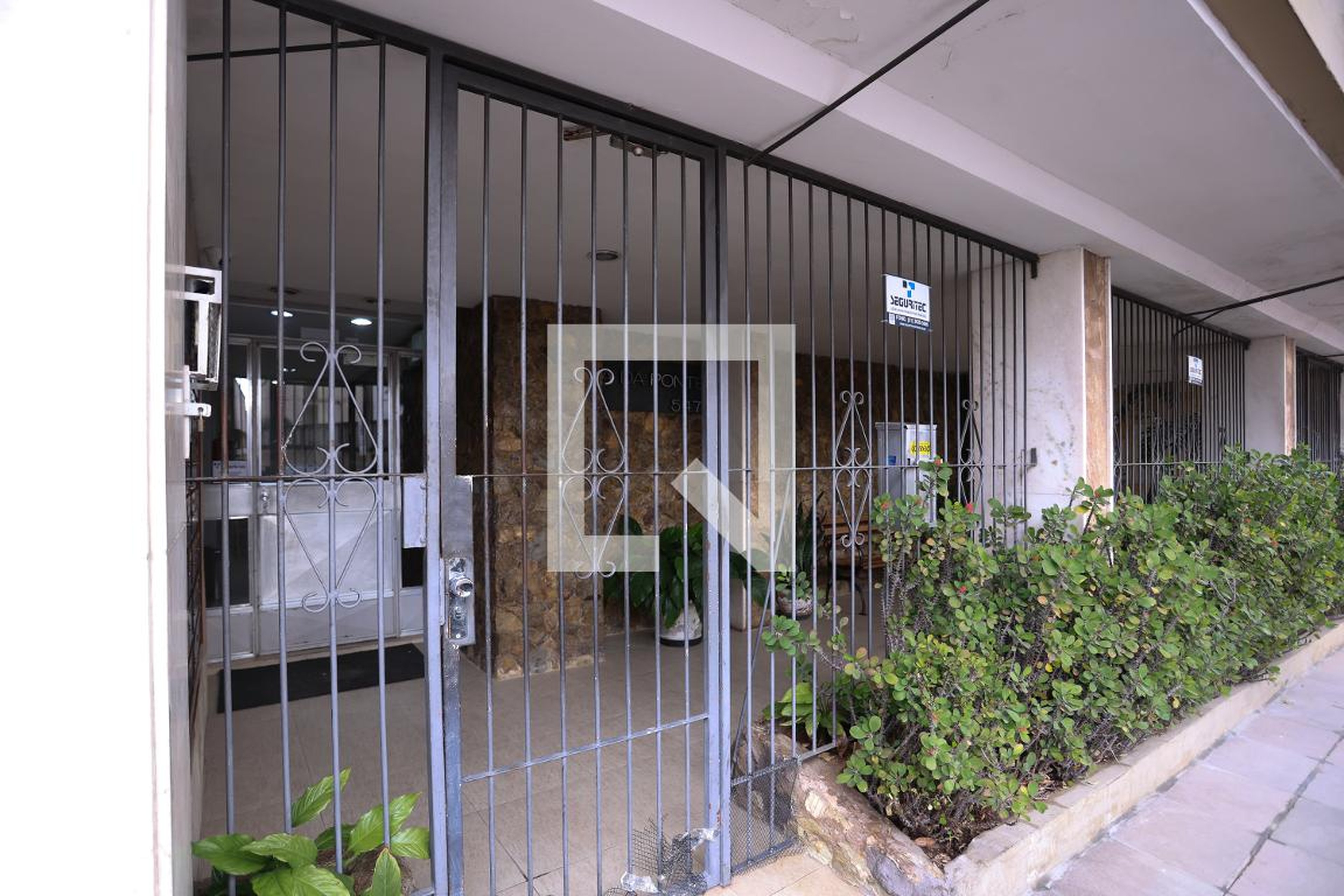 Fachada Condomínio Rua da Ponte