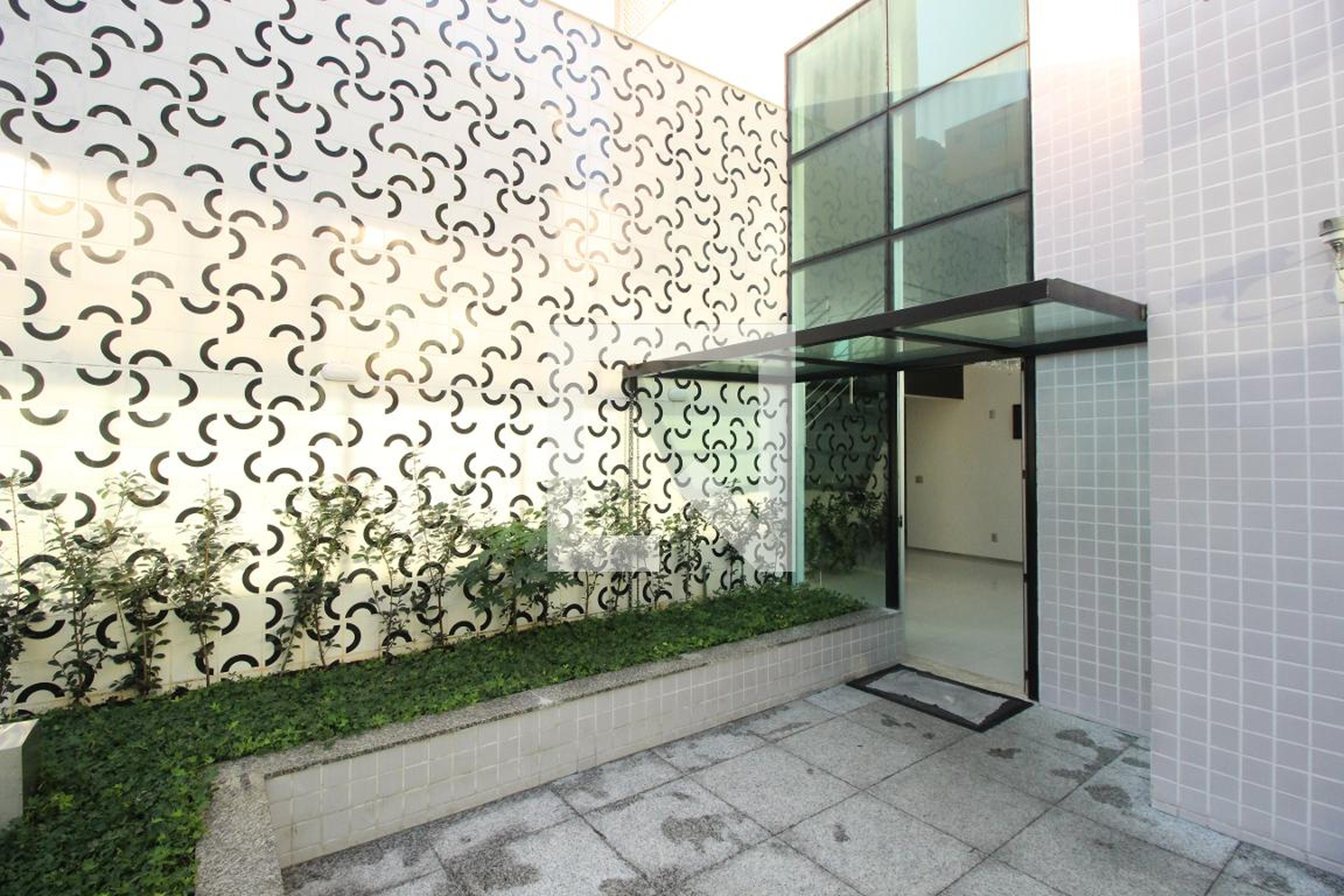 Entrada do prédio Condomínio em Rua Grajaú, 12