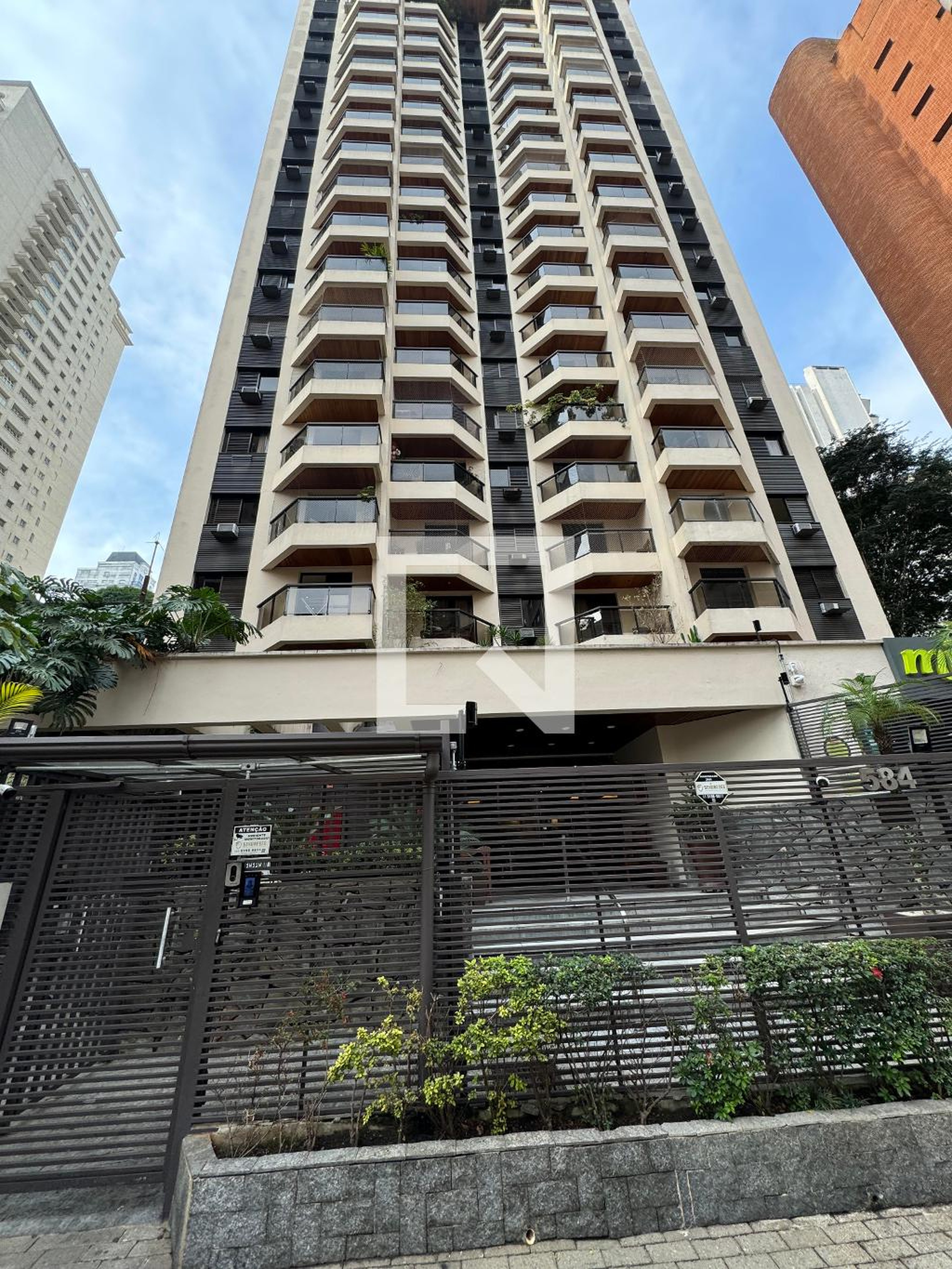 Fachada Condomínio em Alameda Franca, 648