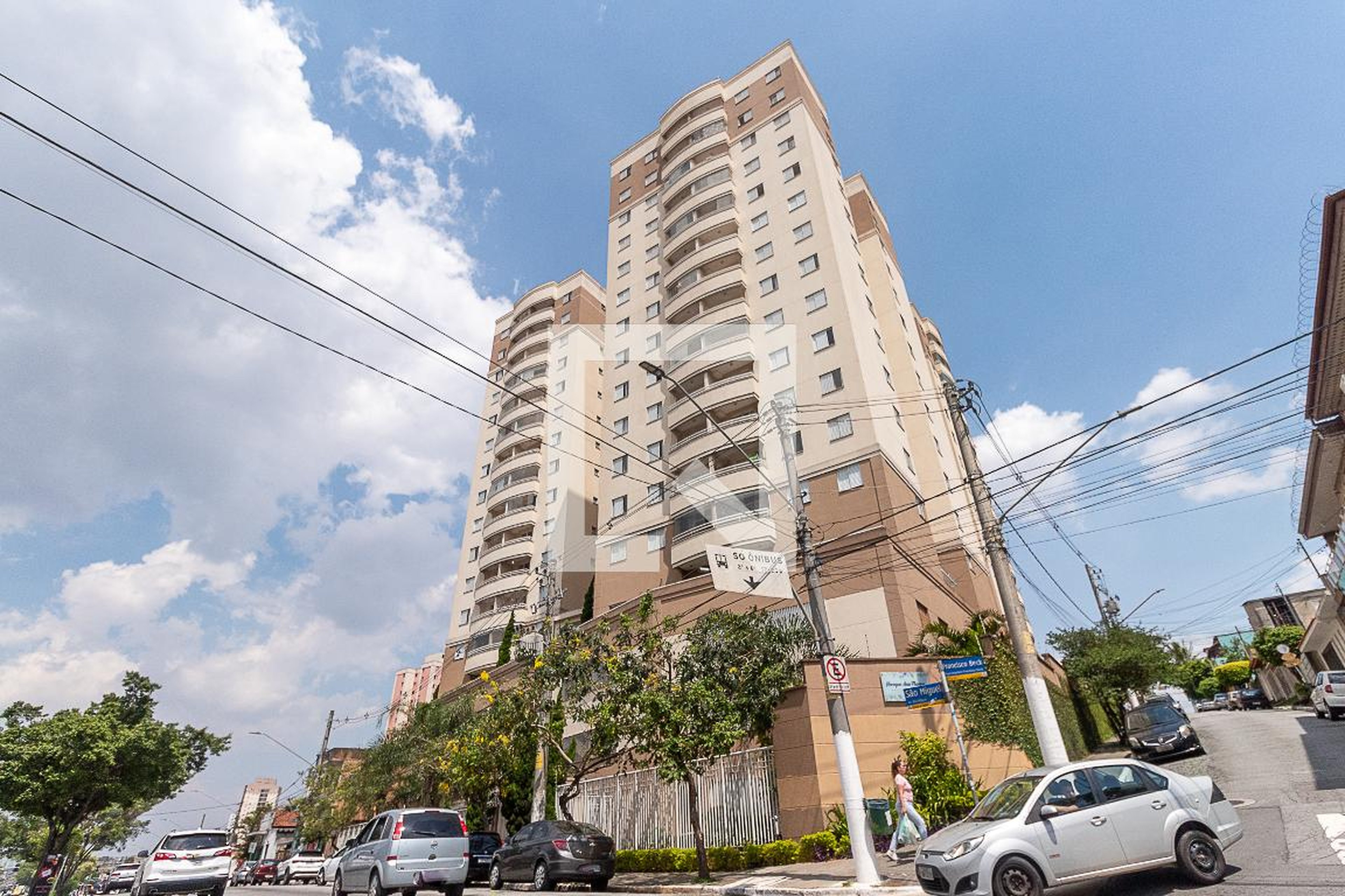 Fachada do Prédio Condomínio Parque das Flores