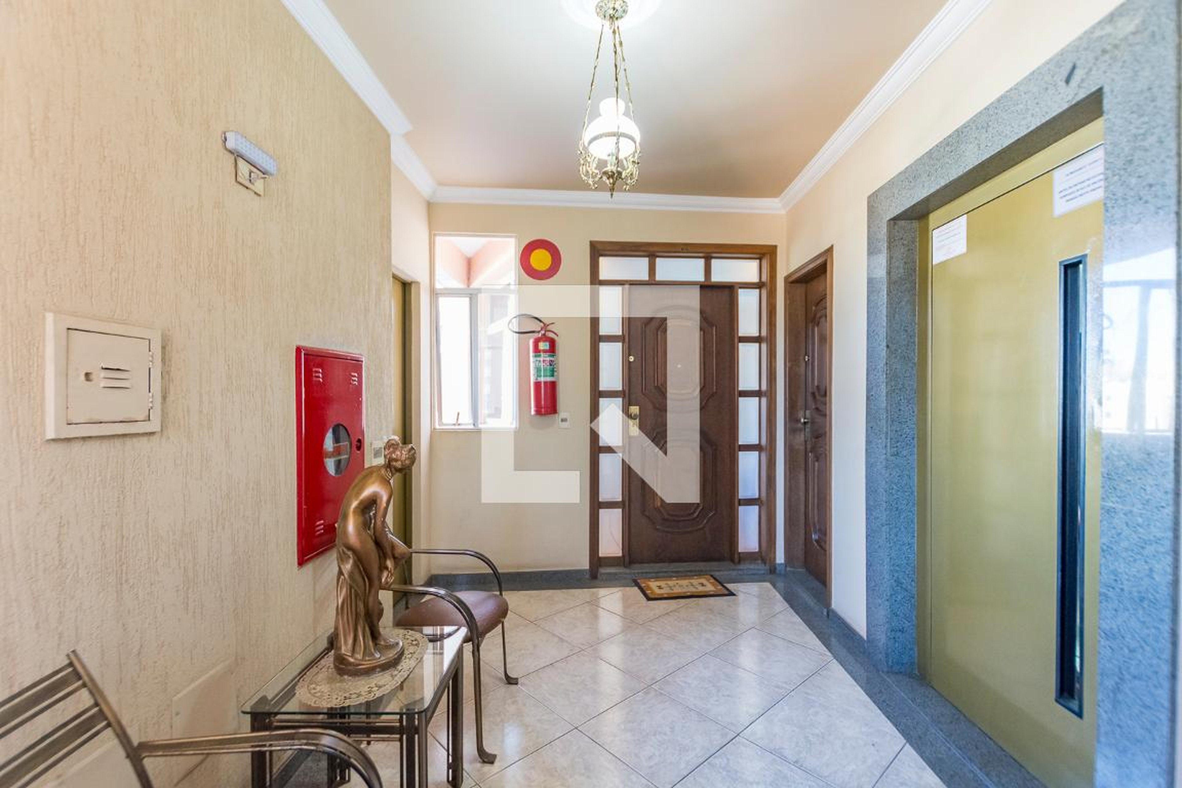 Hall Condomínio em Avenida Sinfrônio Brochado, 1430