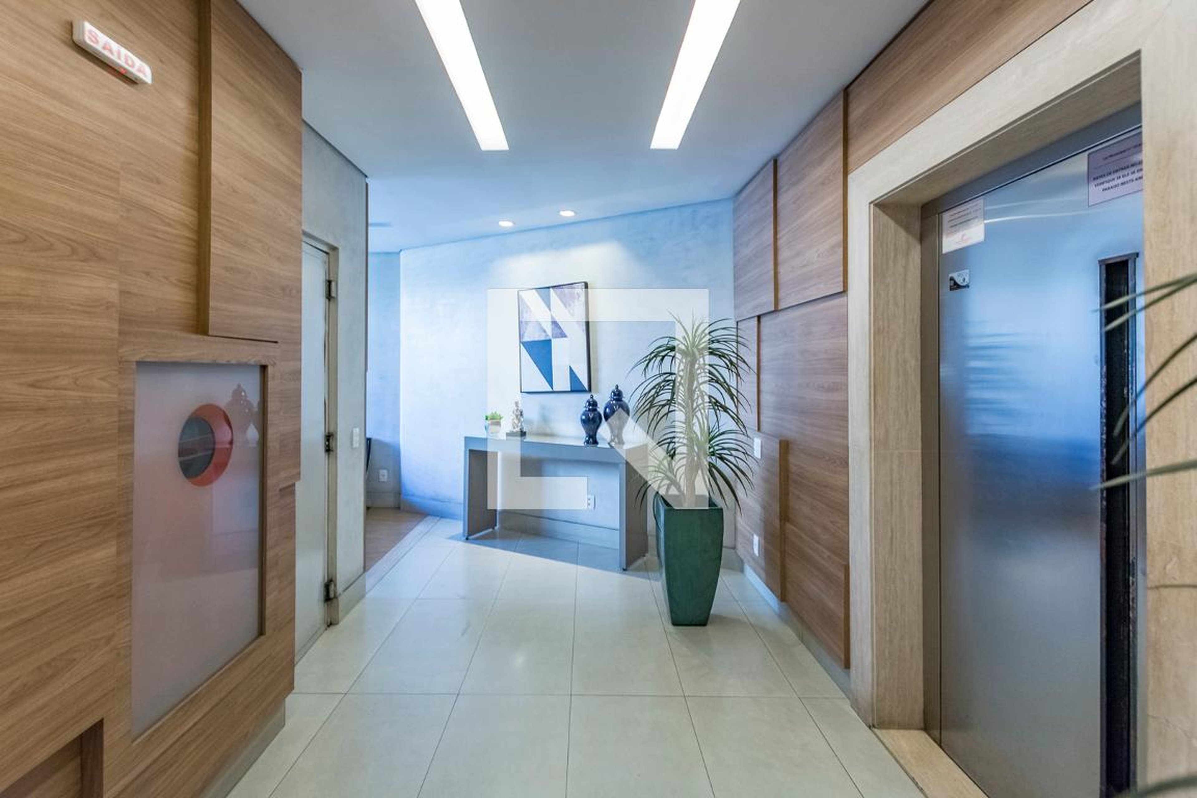 Hall de entrada Condomínio em Avenida Sinfrônio Brochado, 1430