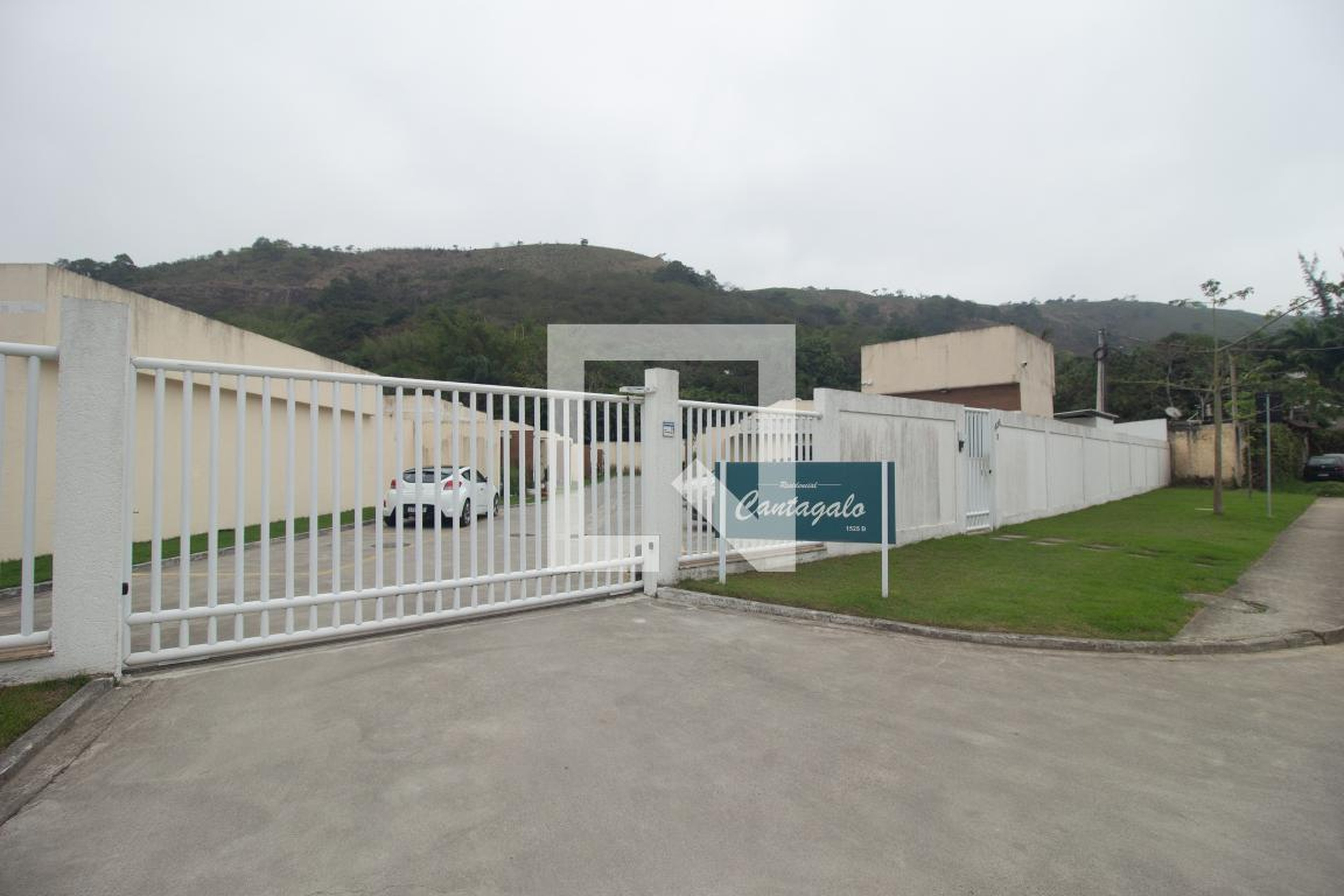 Fachada do condomínio Condomínio em Estrada do Cantagalo, 1525