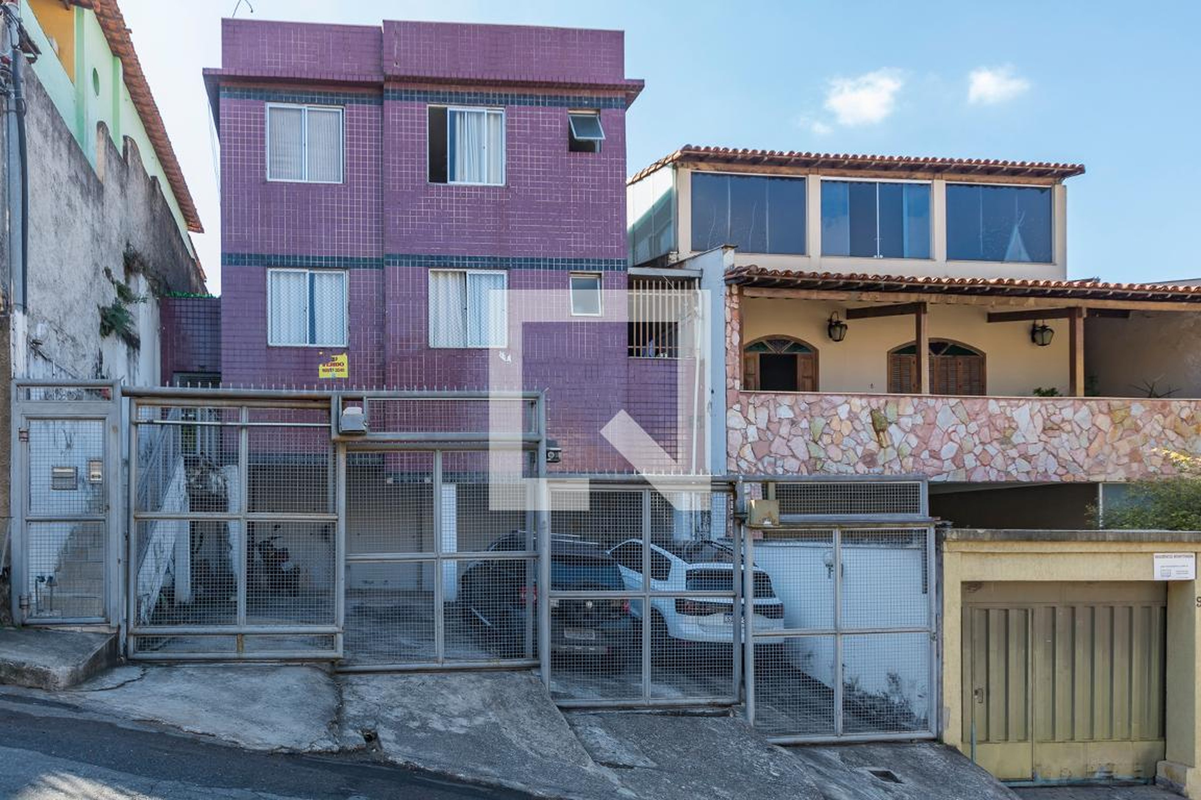 Fachada Condomínio em Rua Industrial José Costa 895, 895