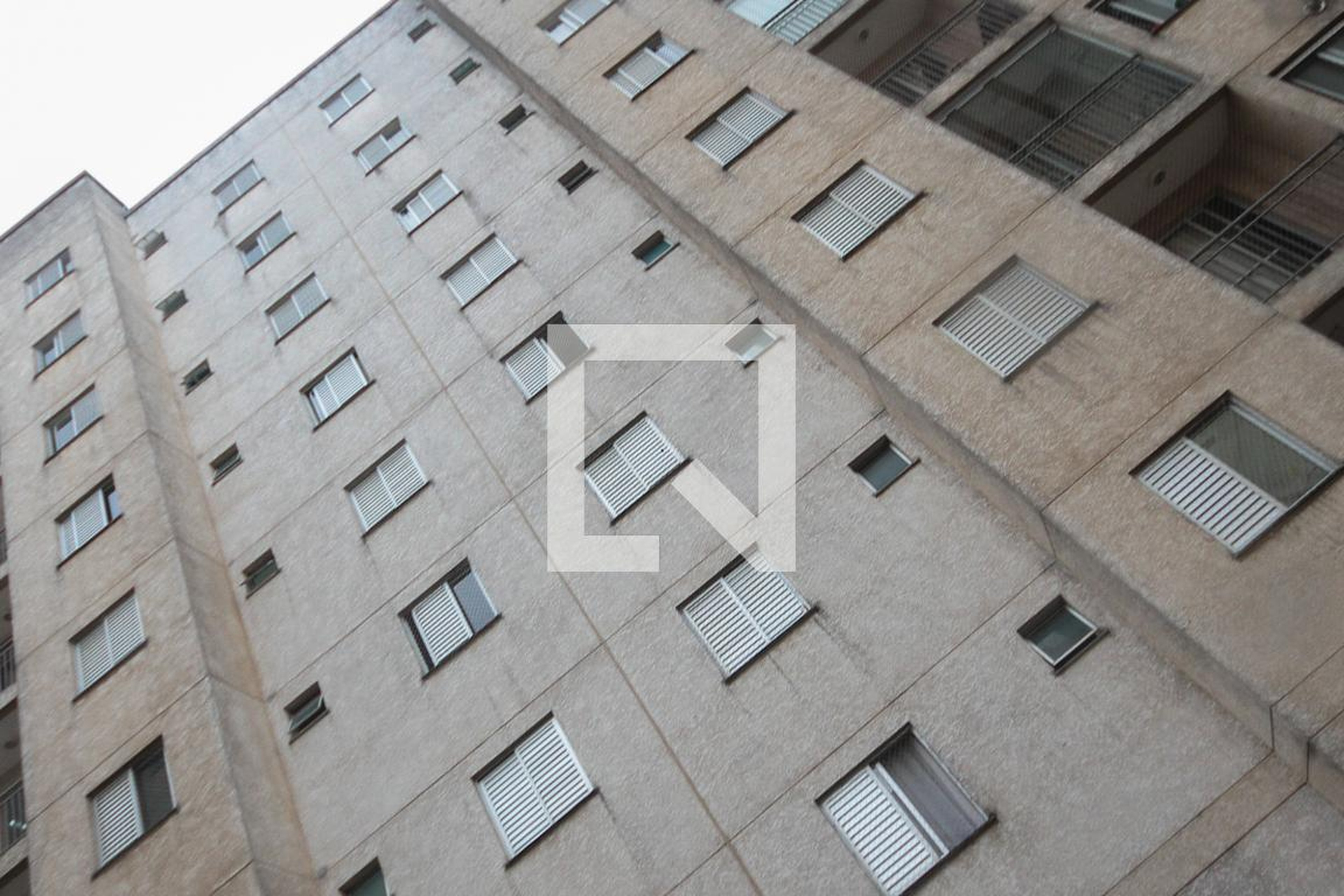 Fachada Condomínio em Rua Bactória, 22