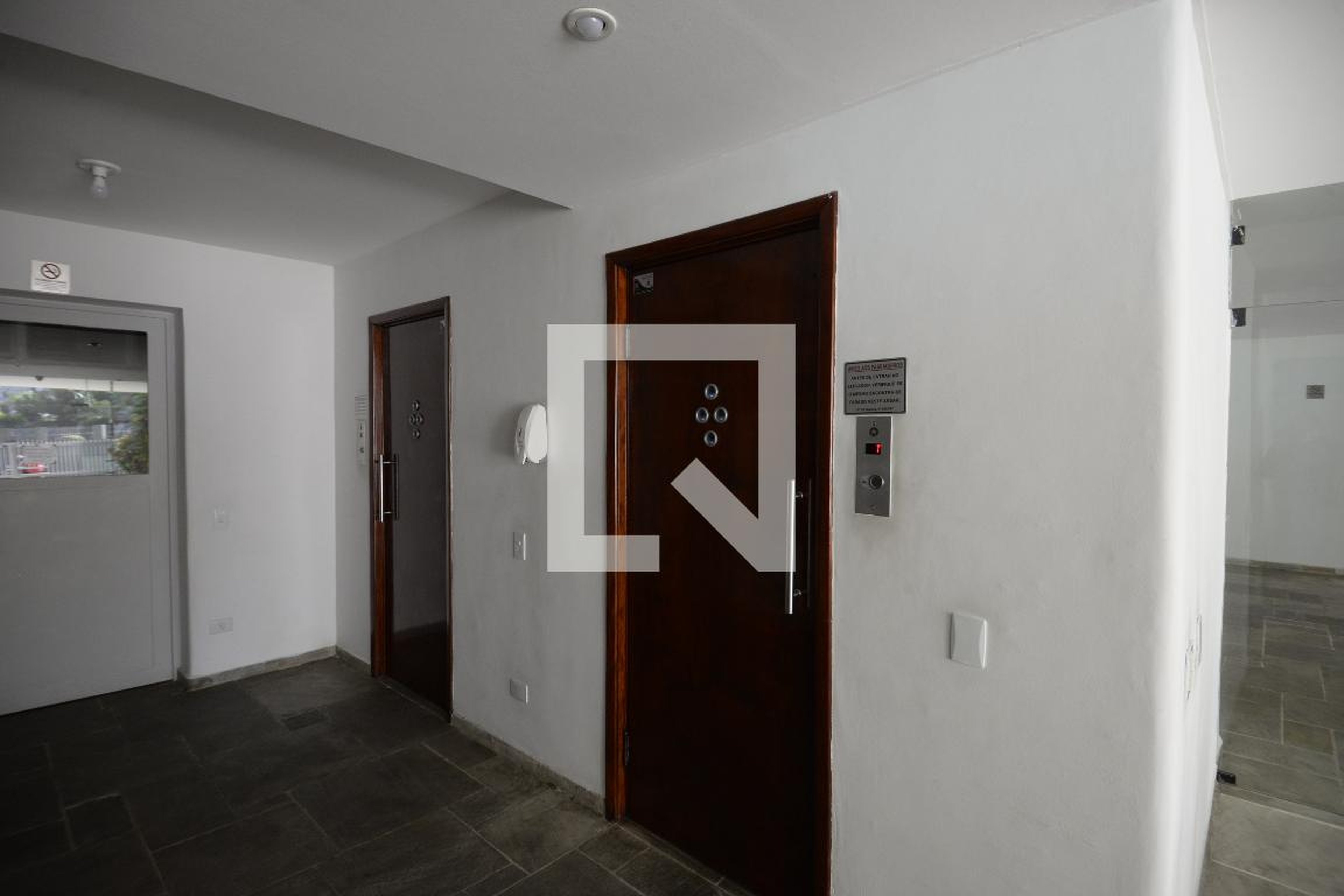 Hall de Entrada - débora crisitna