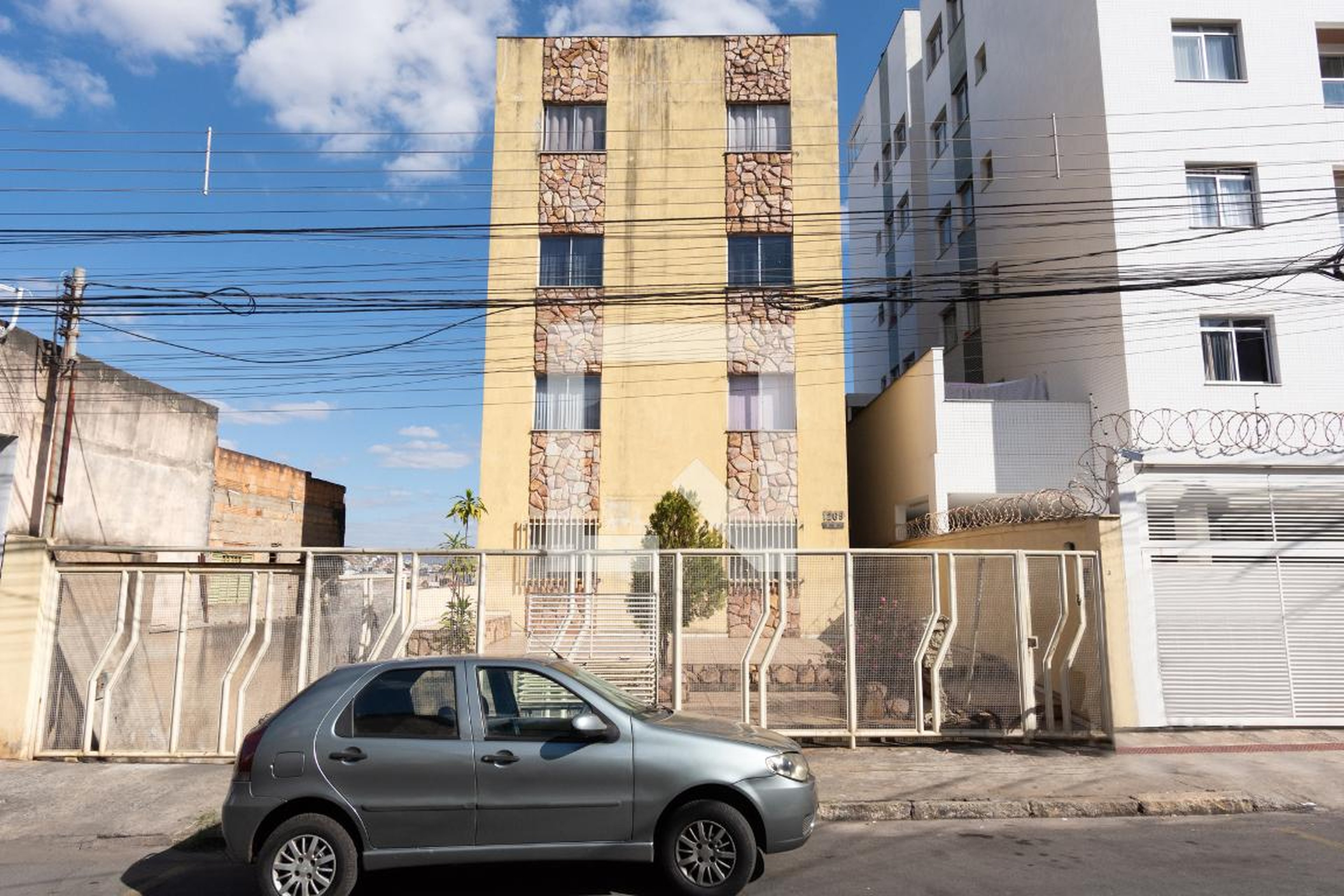 Fachada Condomínio em Rua Buganville, 1269