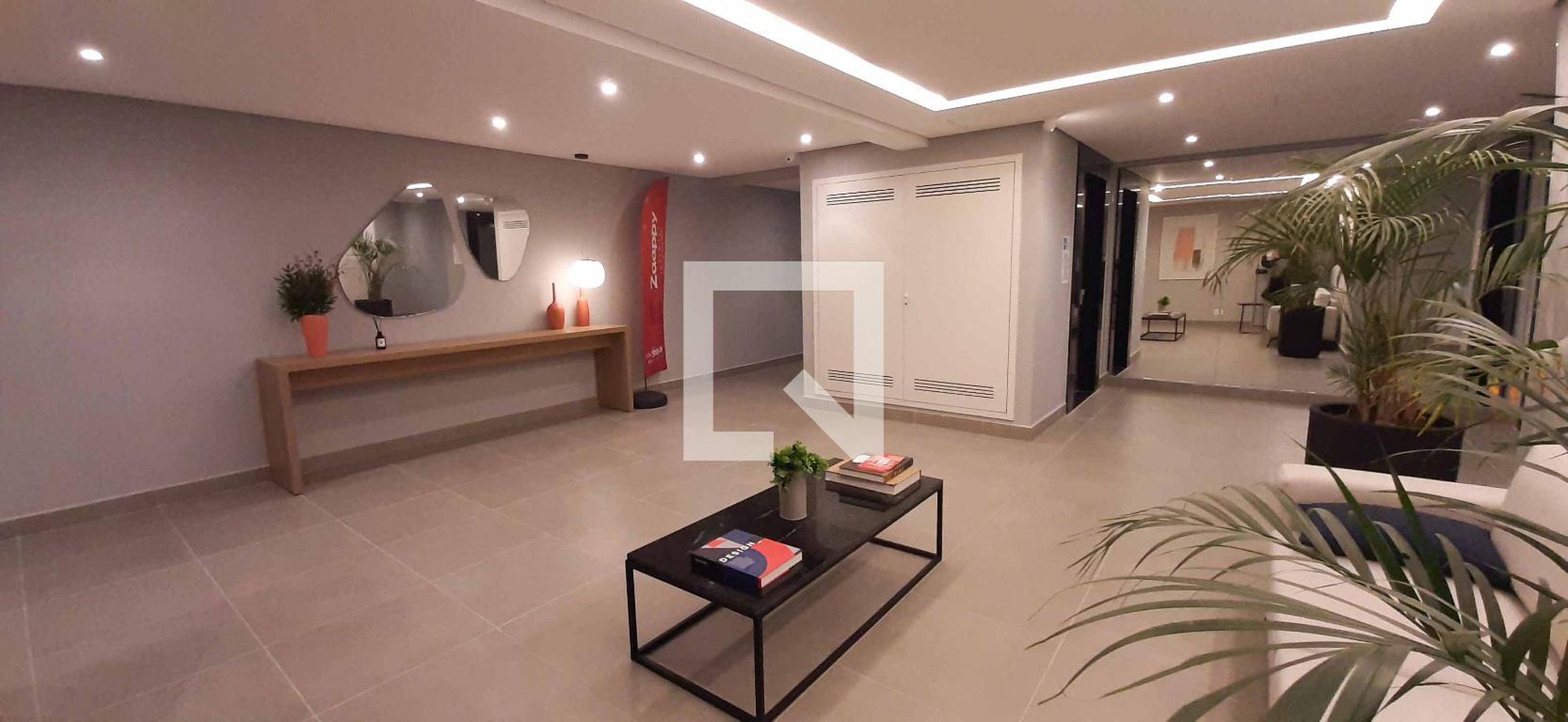 Hall de entrada Condomínio em Rua Sanazar Mardiros, 720