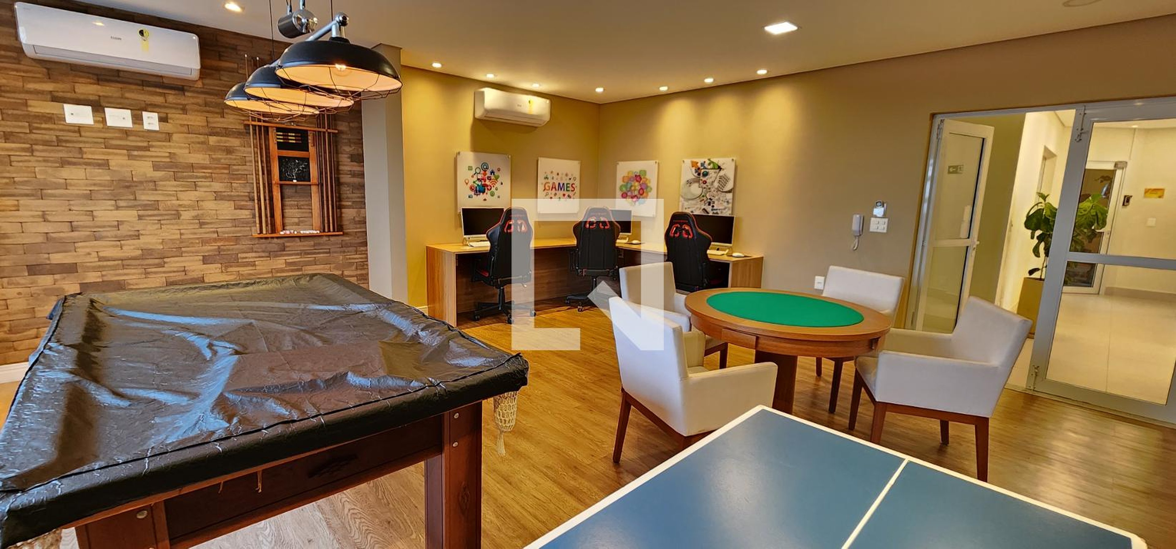 Área comum - 4th Creek Residence