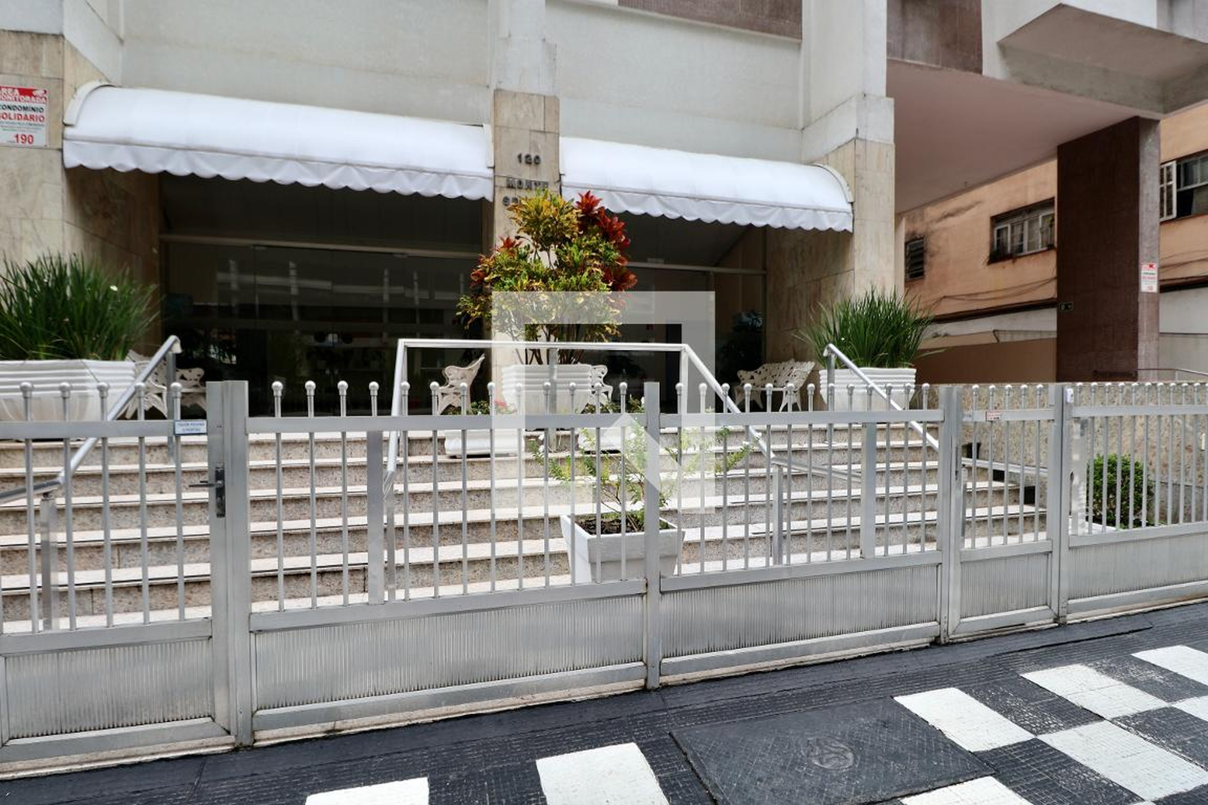 Fachada Condomínio Monte Serrat