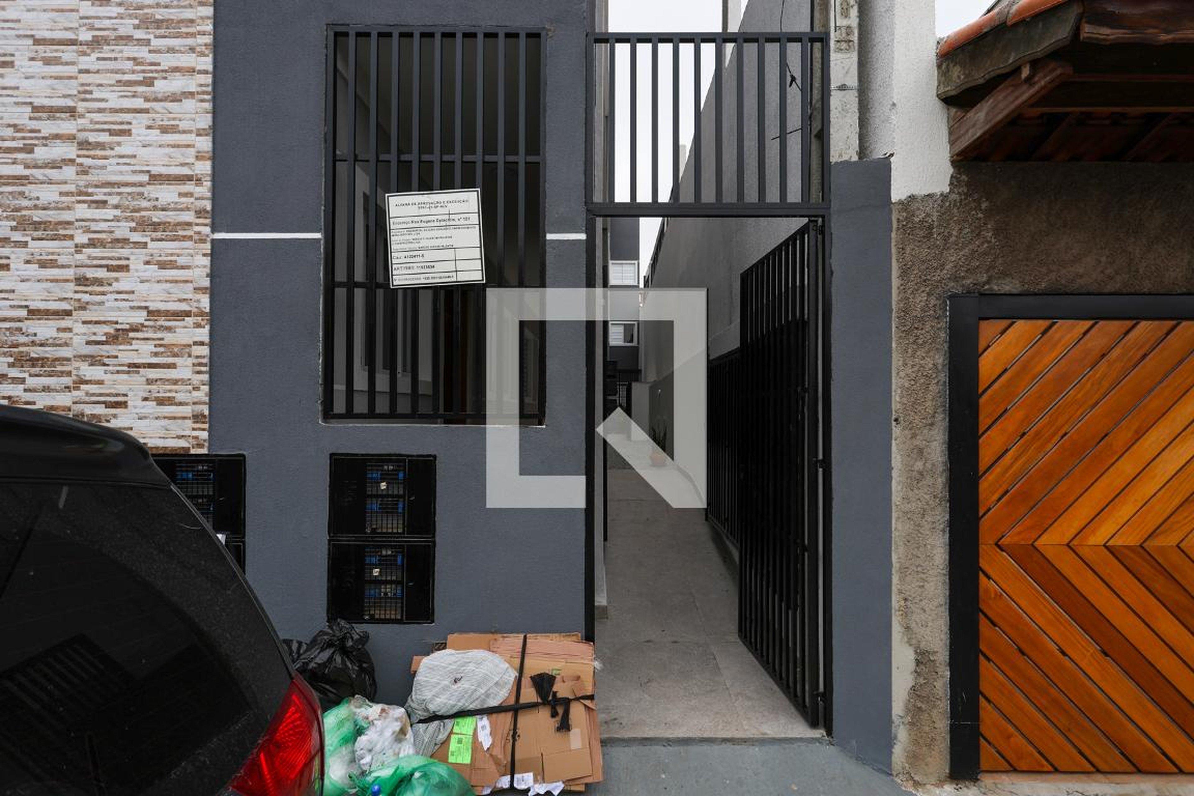 Fachada do condomínio Condomínio em Rua Eugene Delacroix, 151