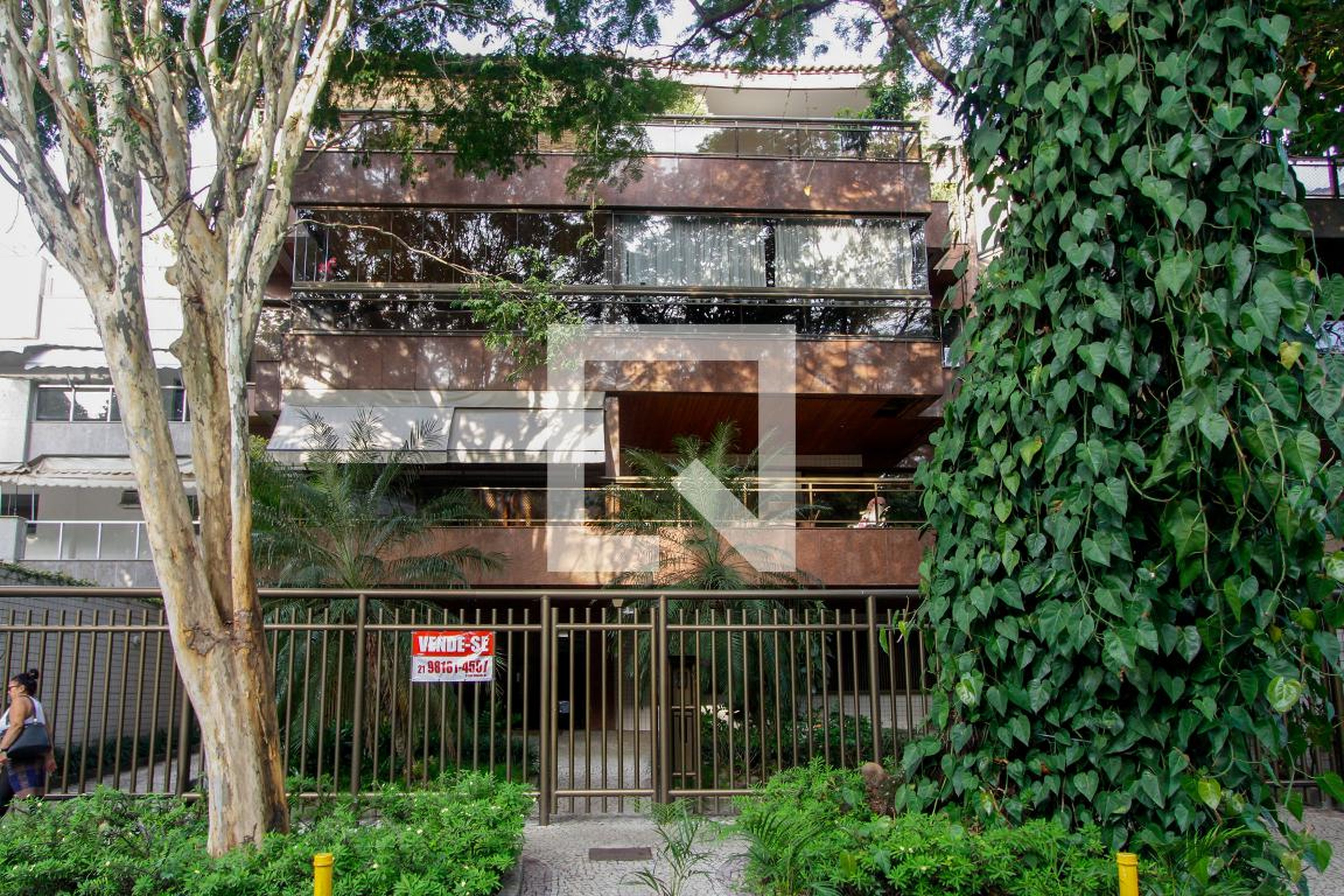 Fachada Condomínio em Rua Manuel Brasiliense, 108