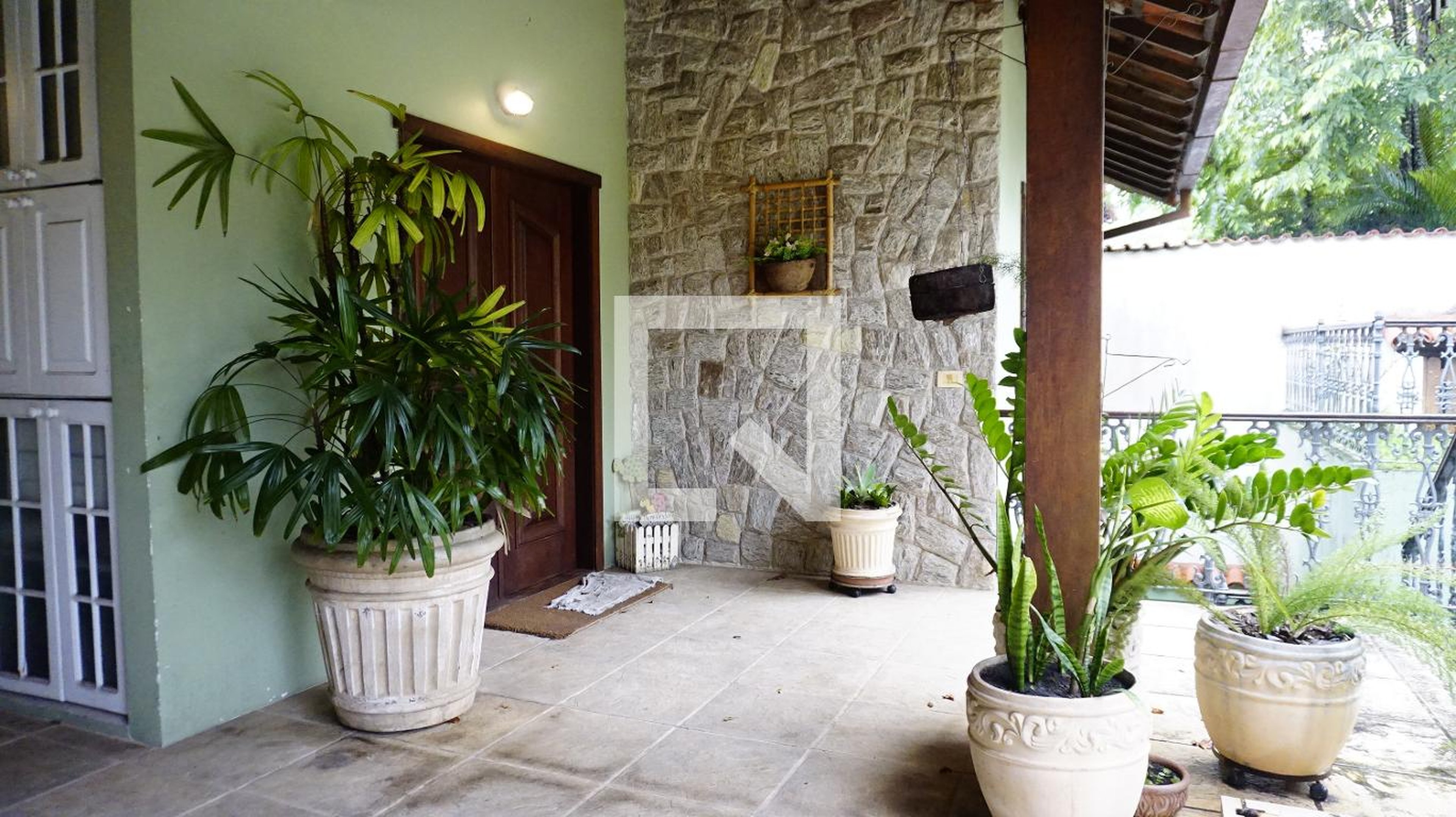 Hall de Entrada Condomínio em Rua Pierre Laplace, 98