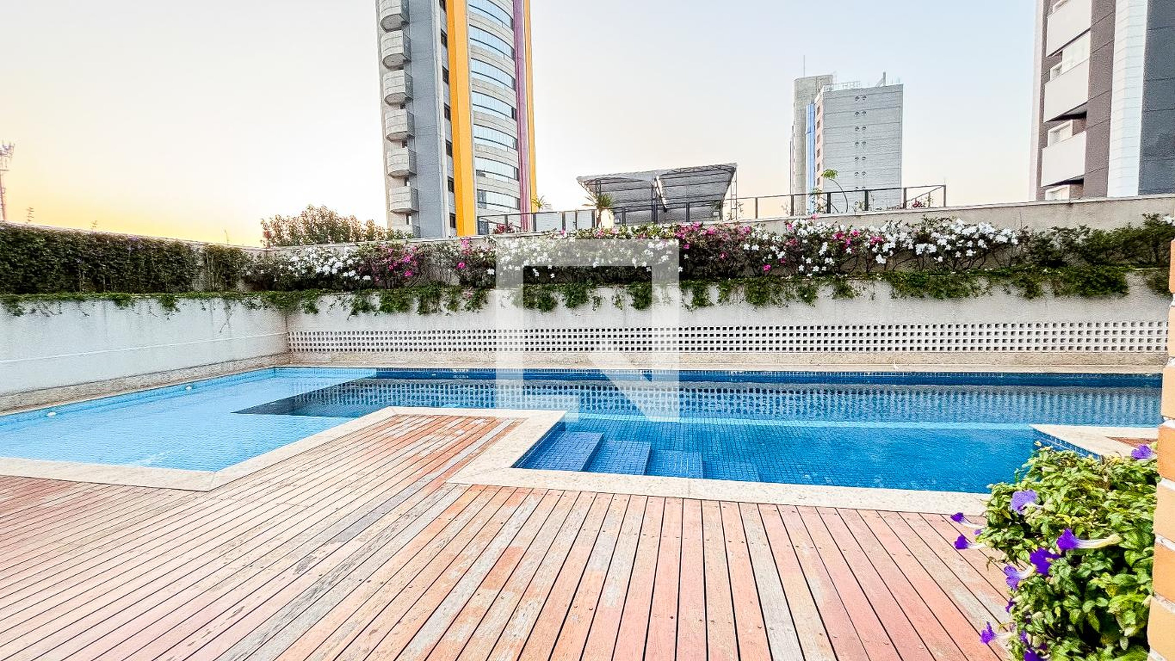 Piscina - Jardim Monet