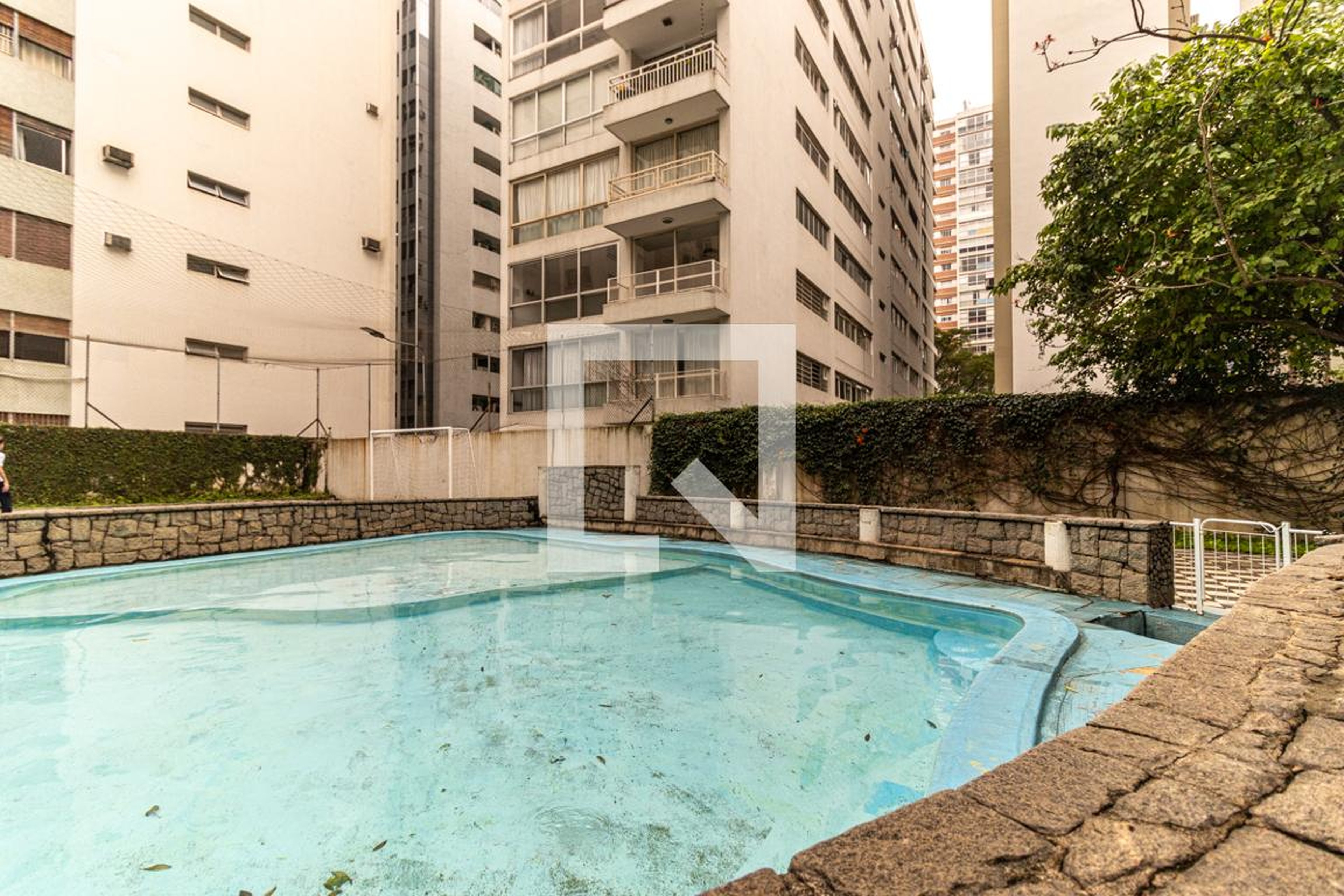 Piscina - Palácio Itacolomi