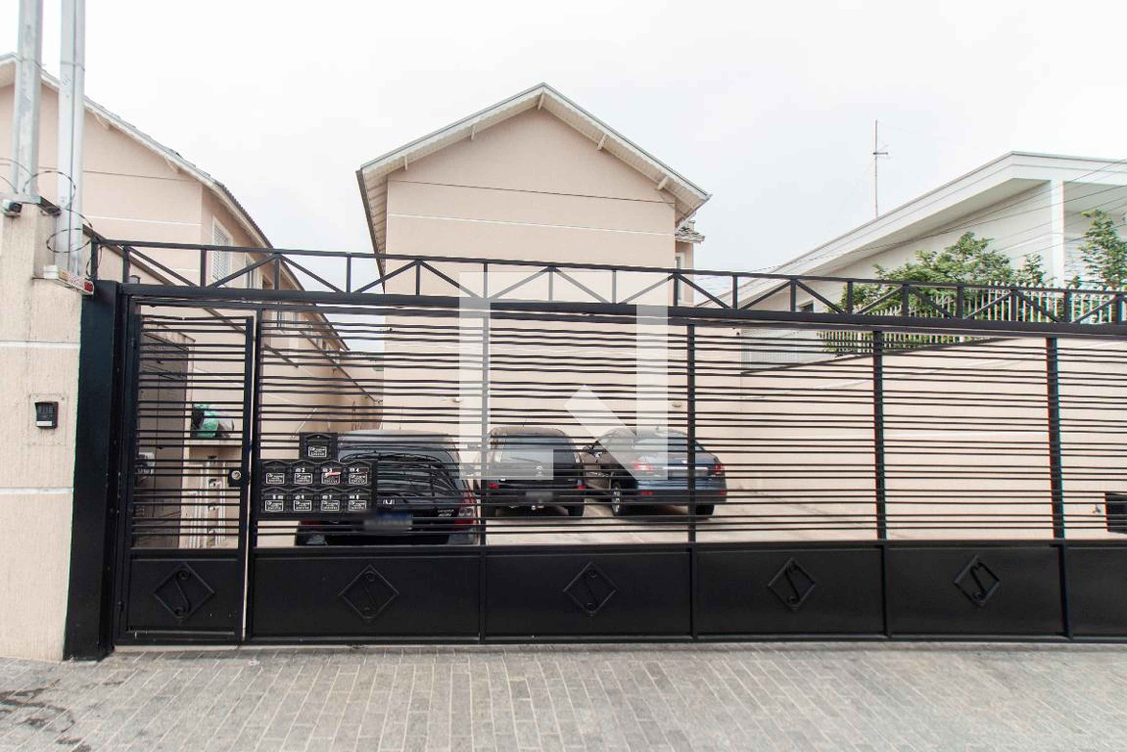 Fachada Condomínio em Rua São Pedro da Aldeia, 46