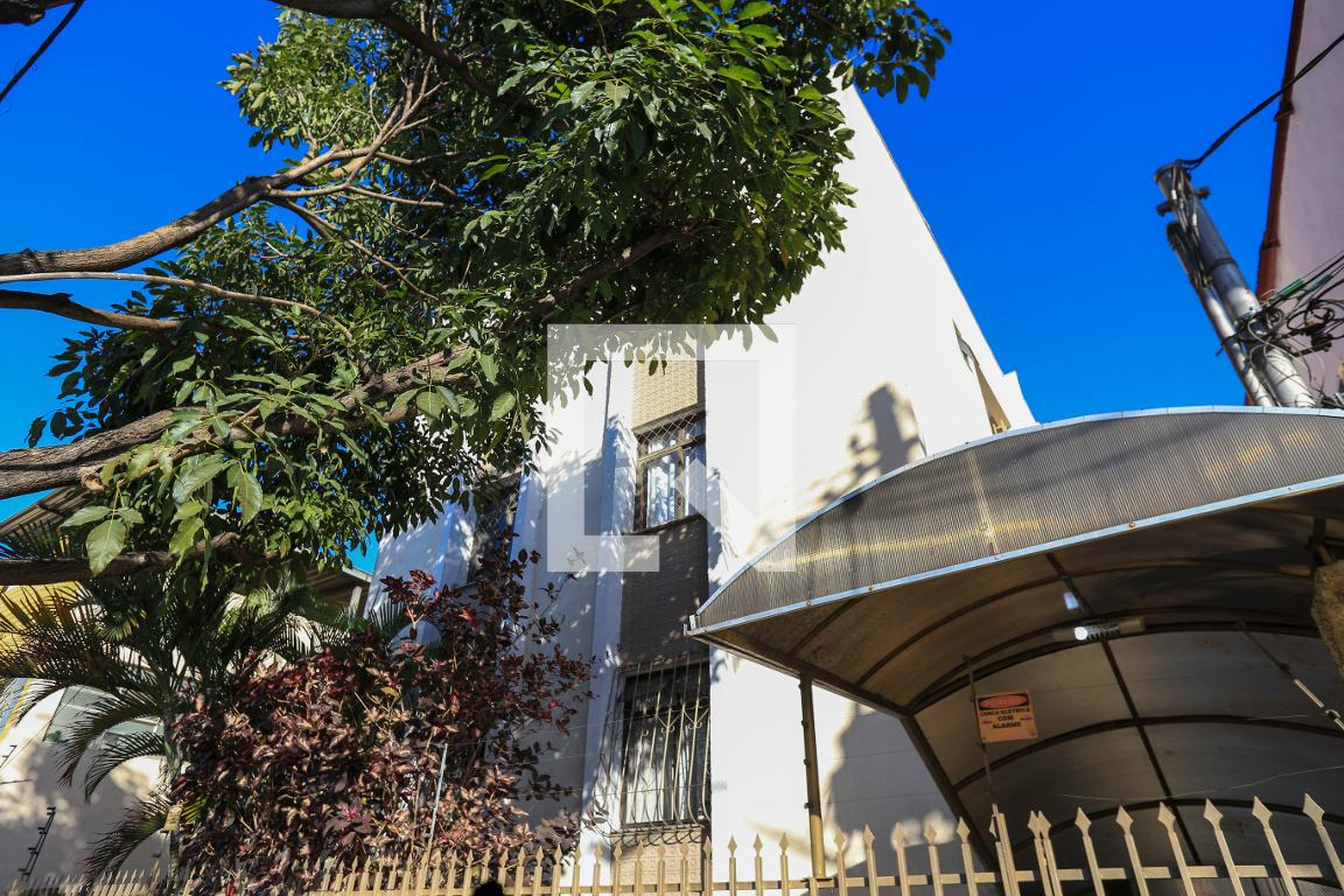 Fachada Condomínio em Rua Contagem, 853