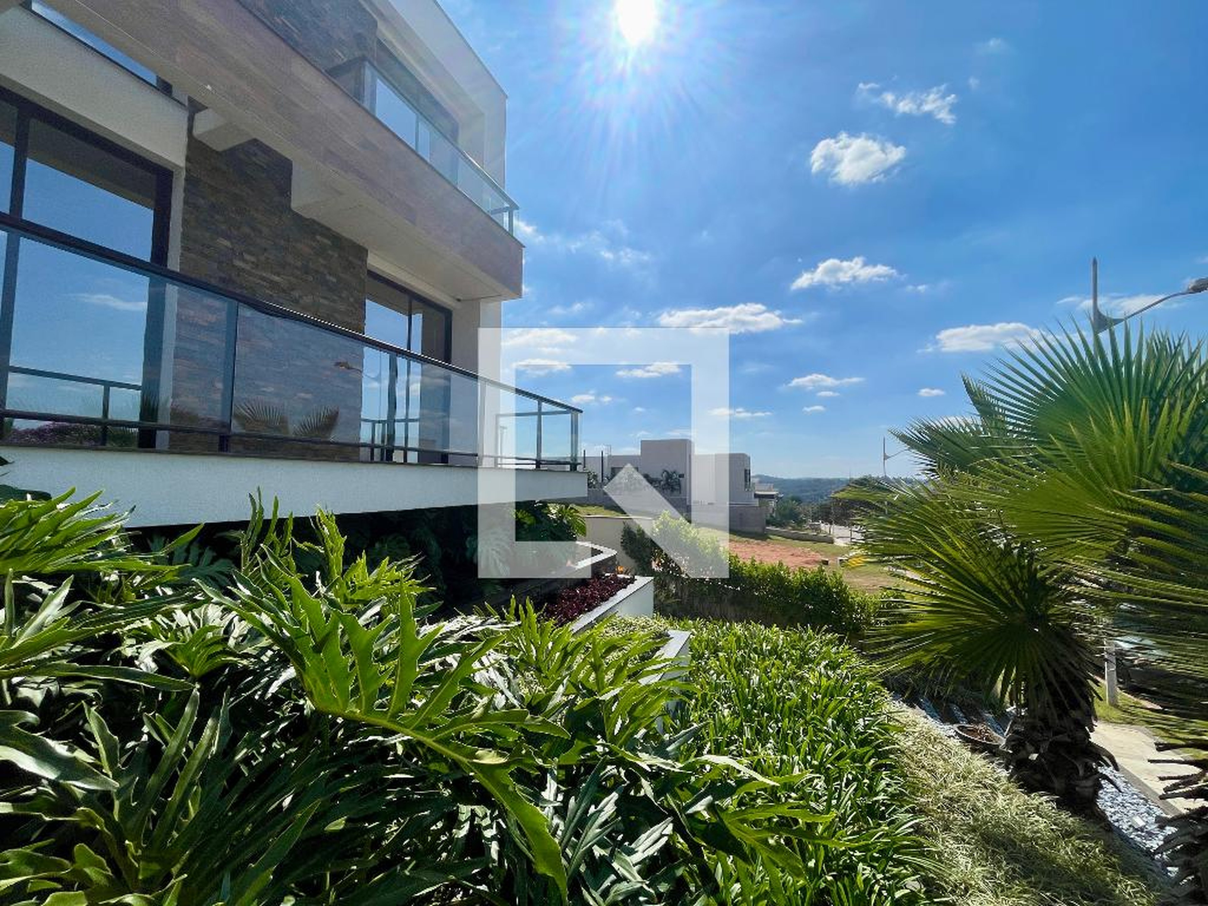 Fachada Condomínio em Rua Francisco Eduardo Rouco Fernandez, 376