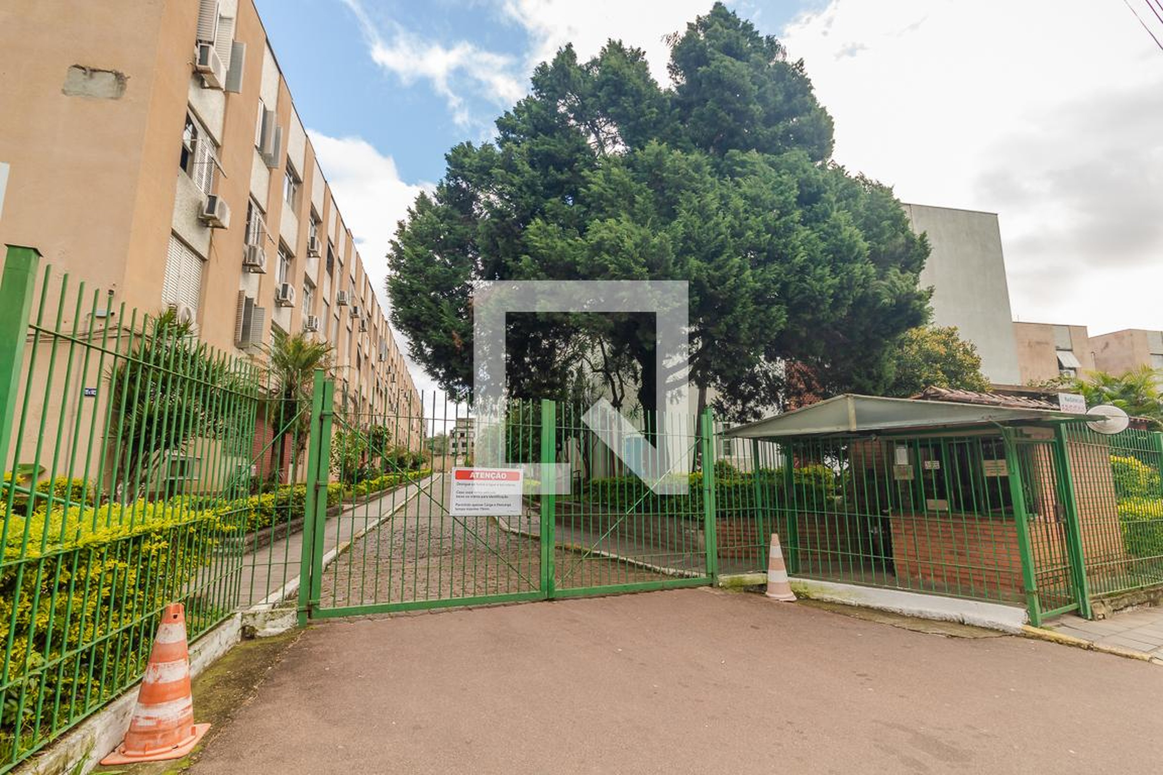 Fachada Condomínio em Rua Euríco Lara, 95