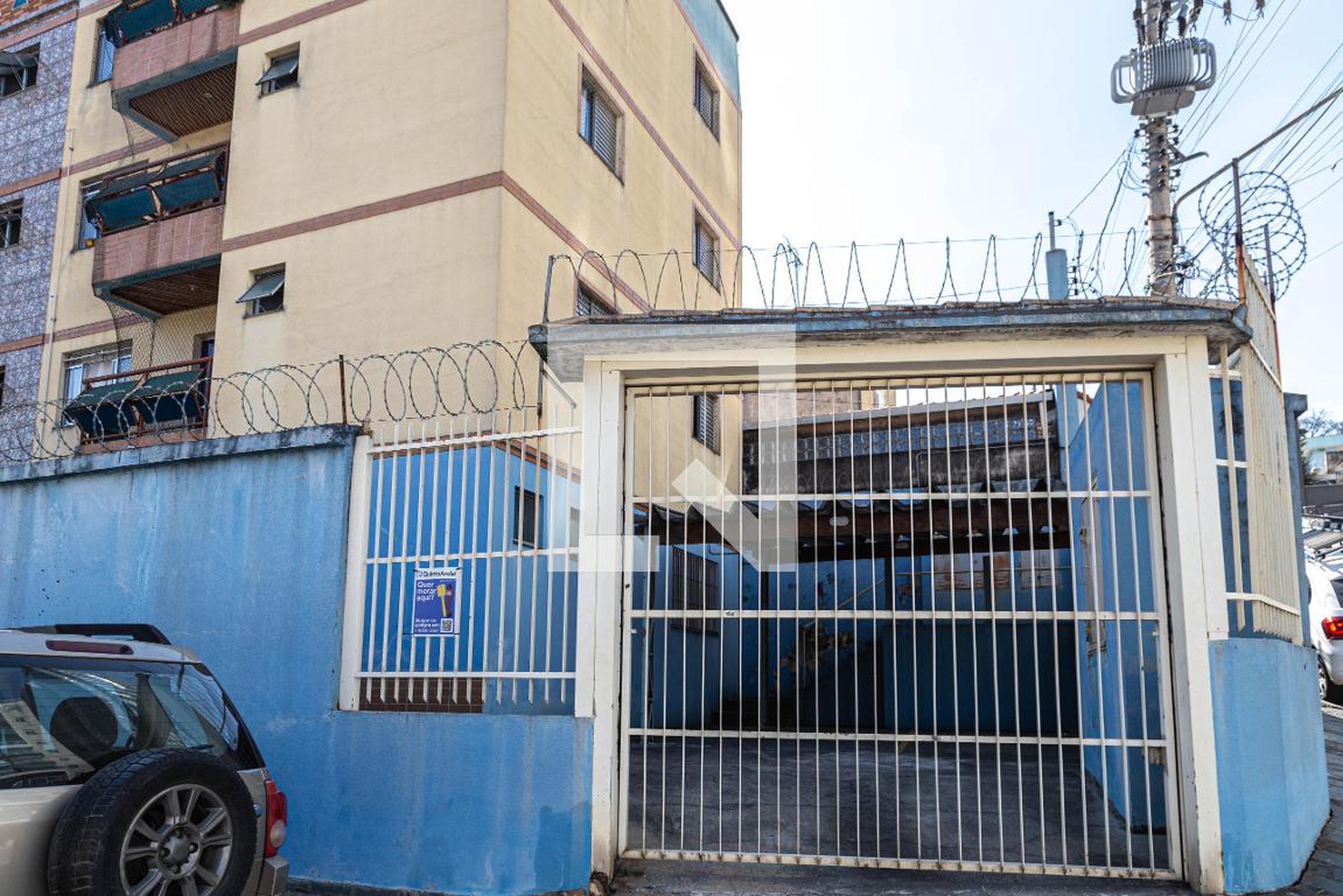 Fachada Condomínio em Rua Célso, 24