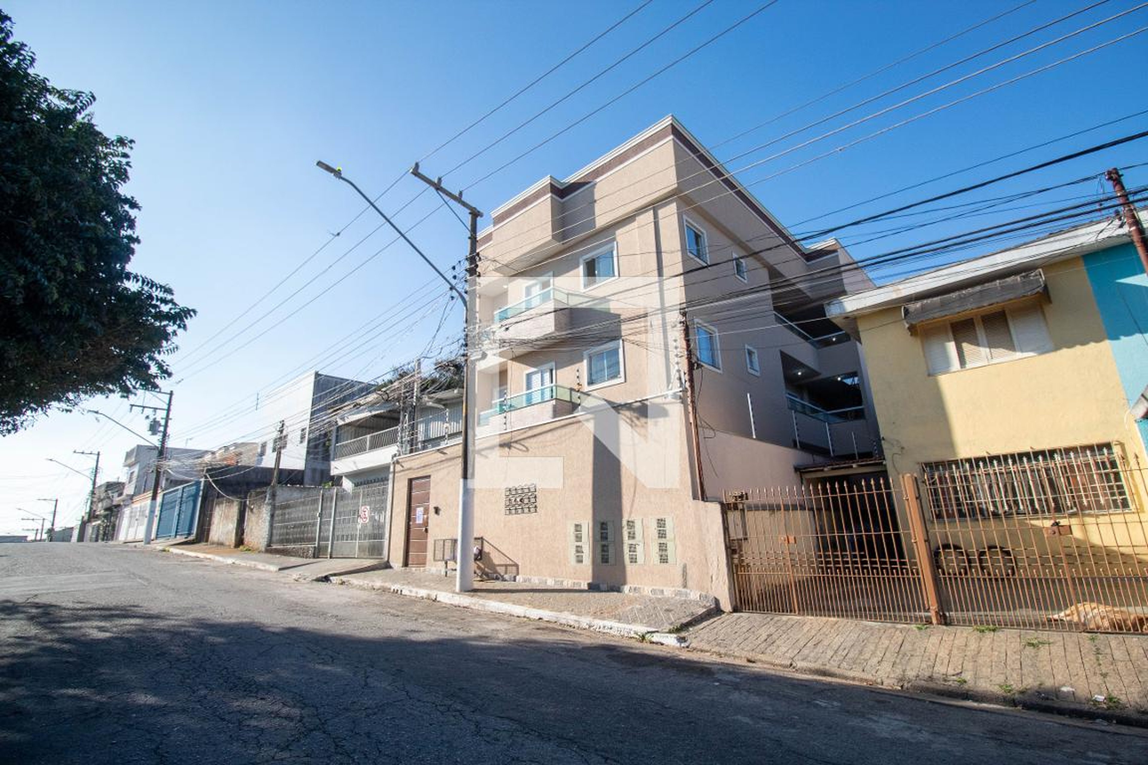 Fachada do Prédio Condomínio Por do Sol