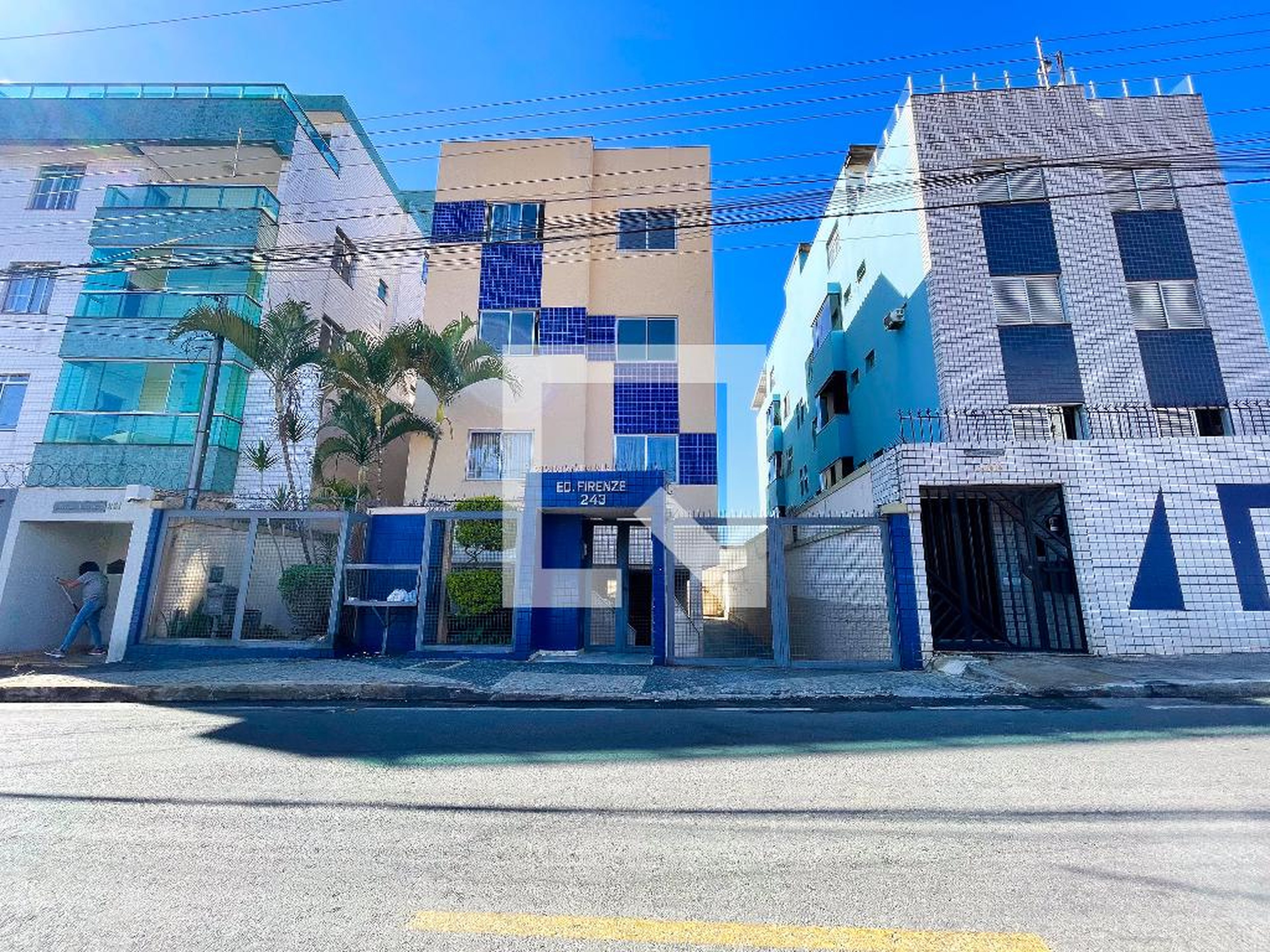 Fachada Condomínio em Rua Norberto Mayer, 243