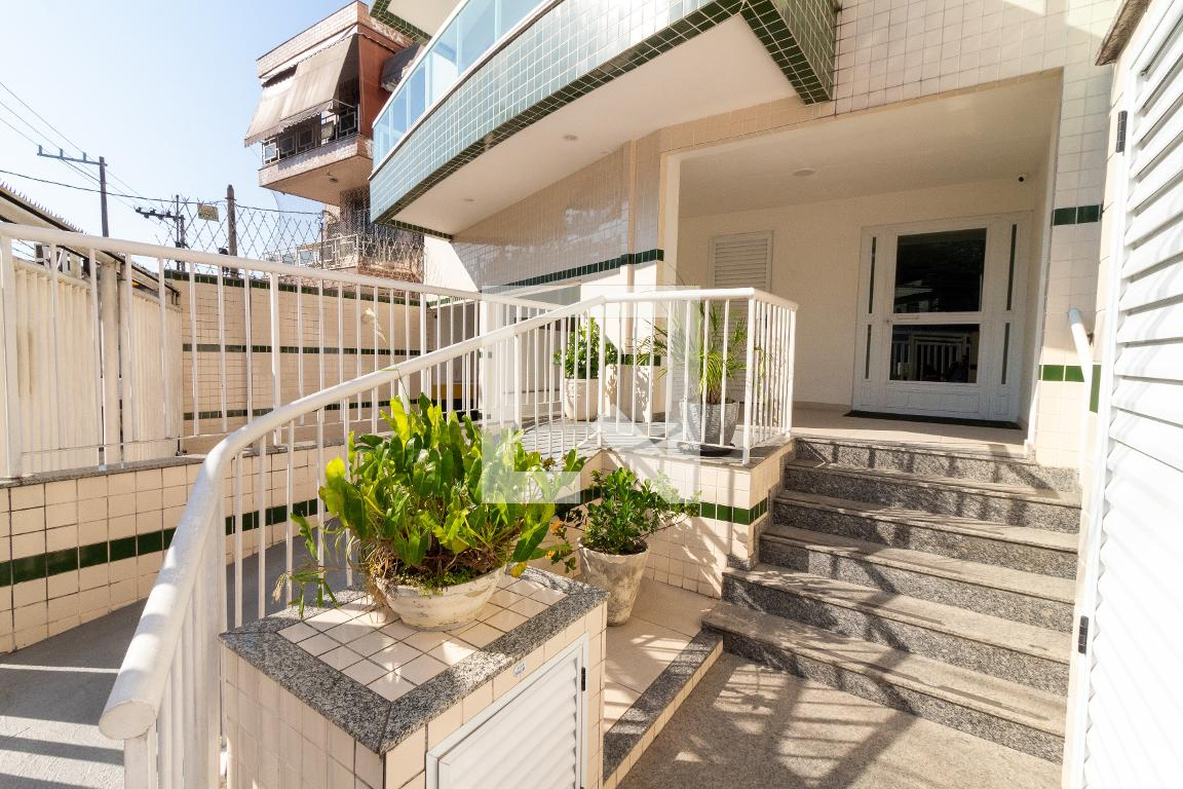 Entrada do prédio - null