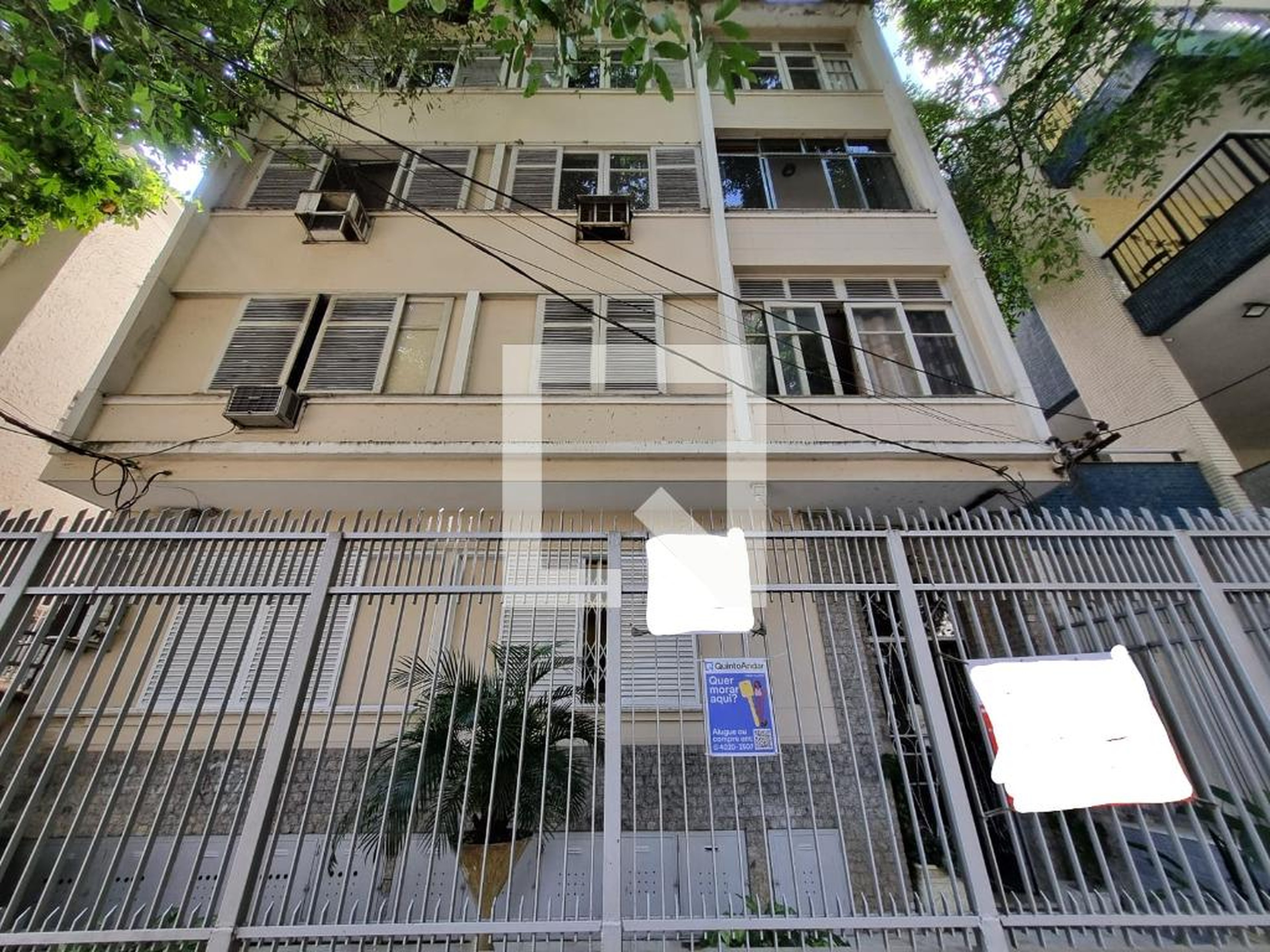 Fachada Condomínio em Rua Félix da Cunha, 45