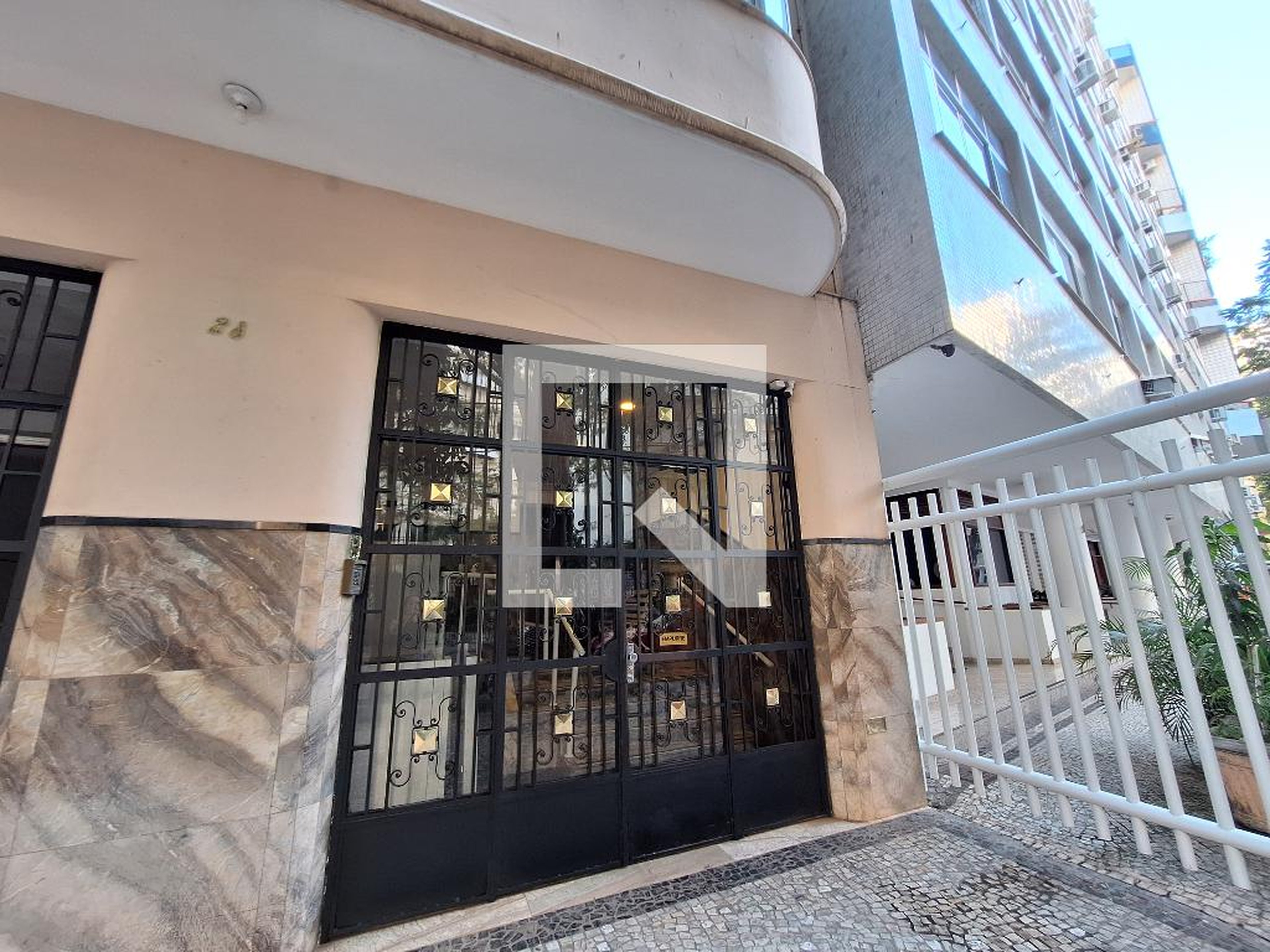 Fachada Condomínio em Rua Senador Euzébio, 28