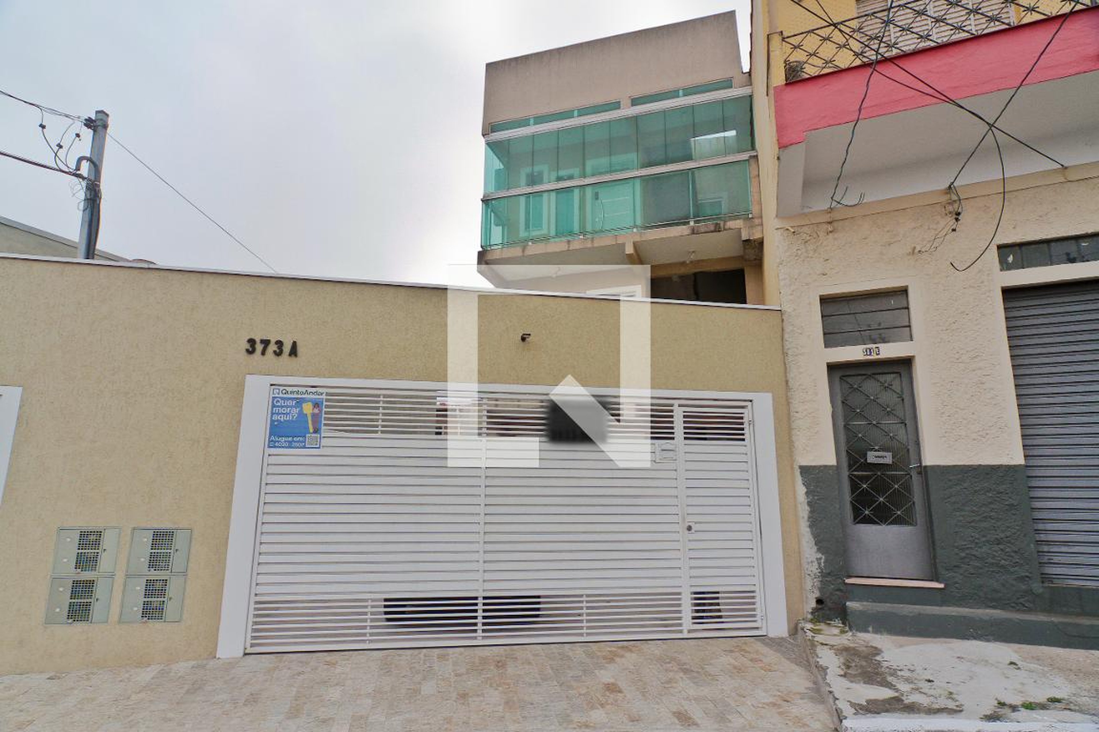 Fachada Condomínio em Rua Isanga, 373