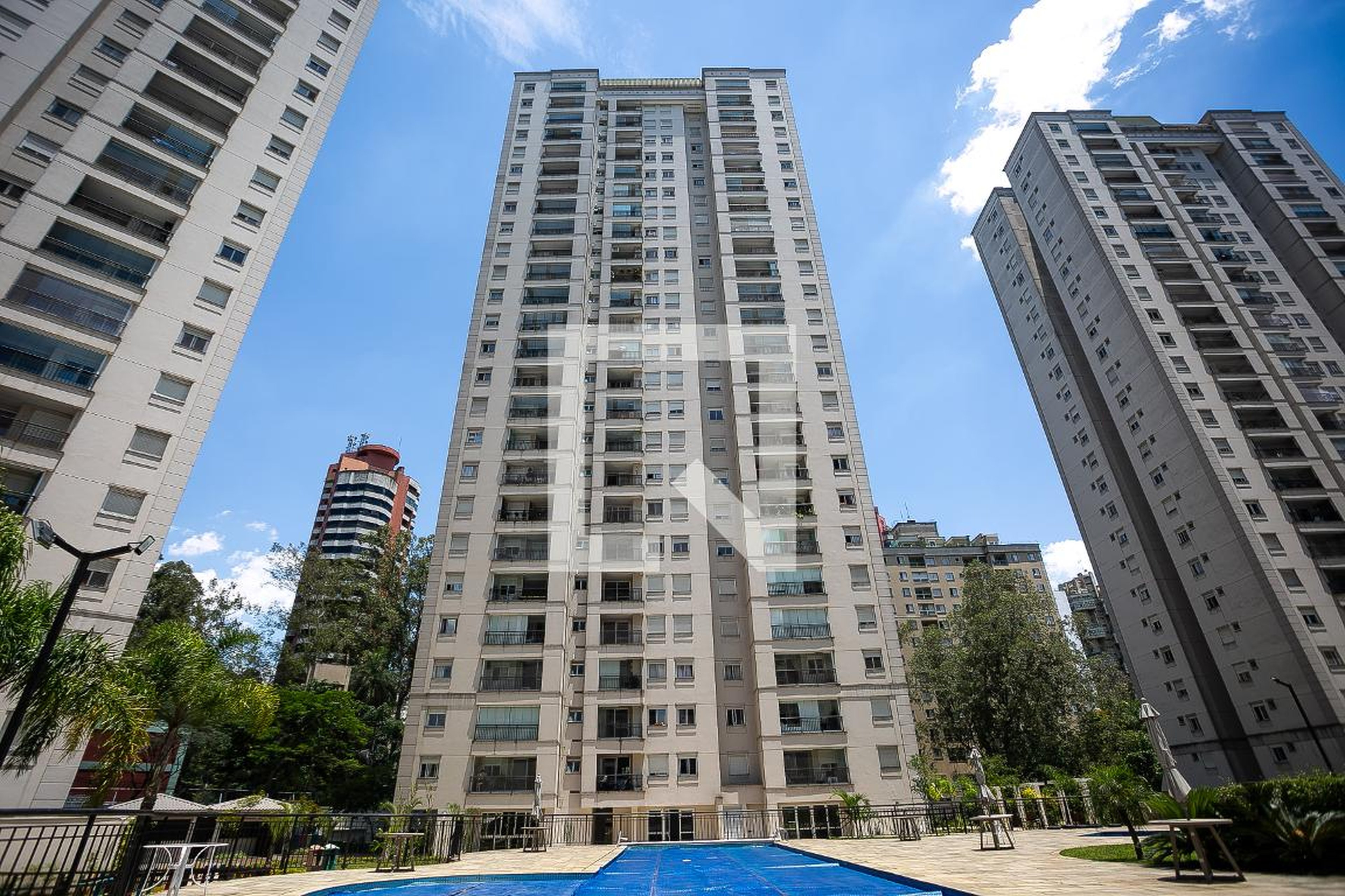 Fachada Condomínio em Rua José Carlos de Toledo Piza, 625