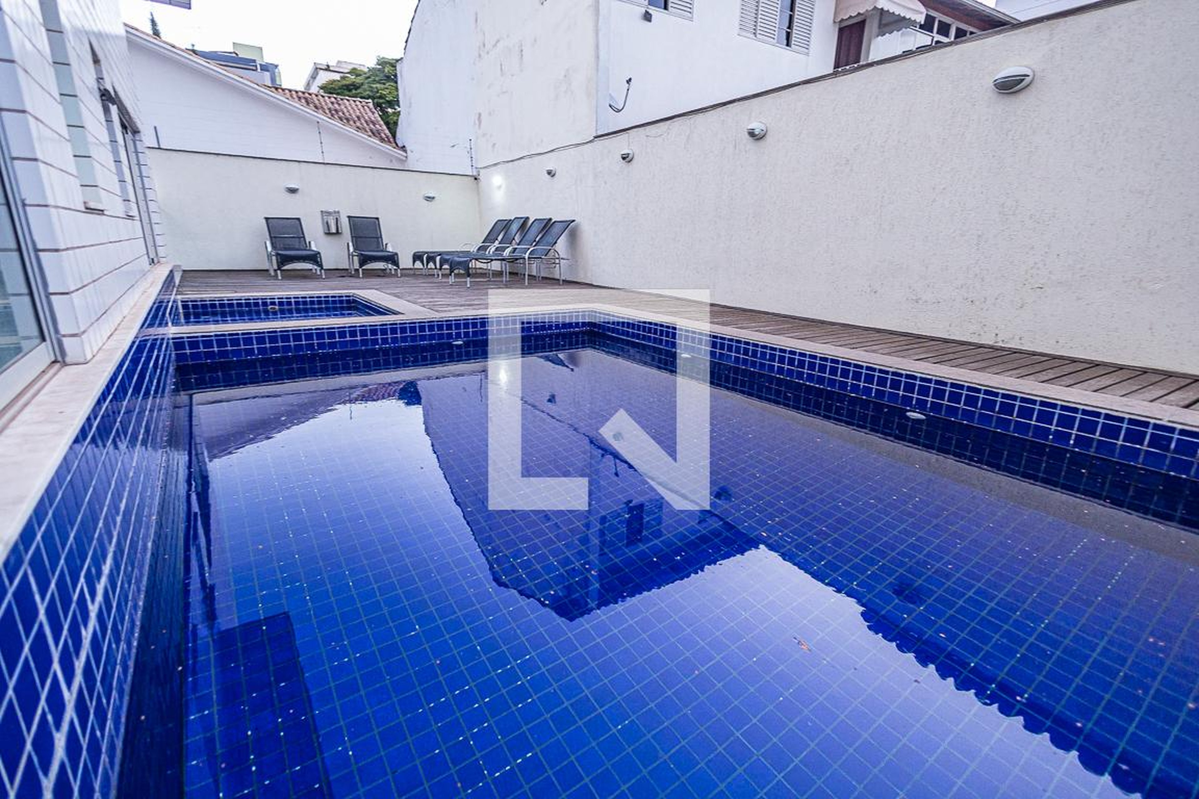 Piscina - Salvador Dali