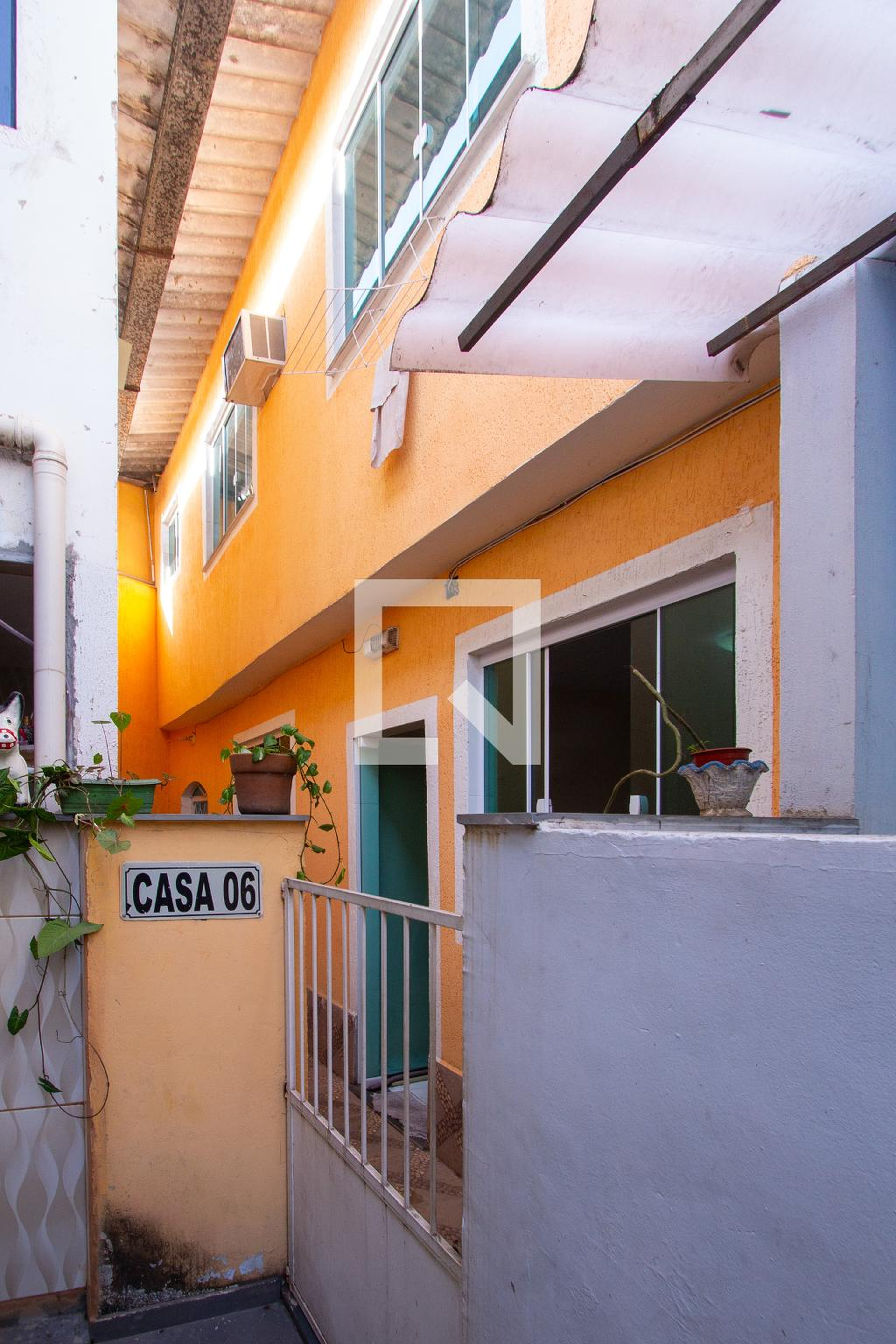 fachada Condomínio em Estrada Raul Veiga, 879 C