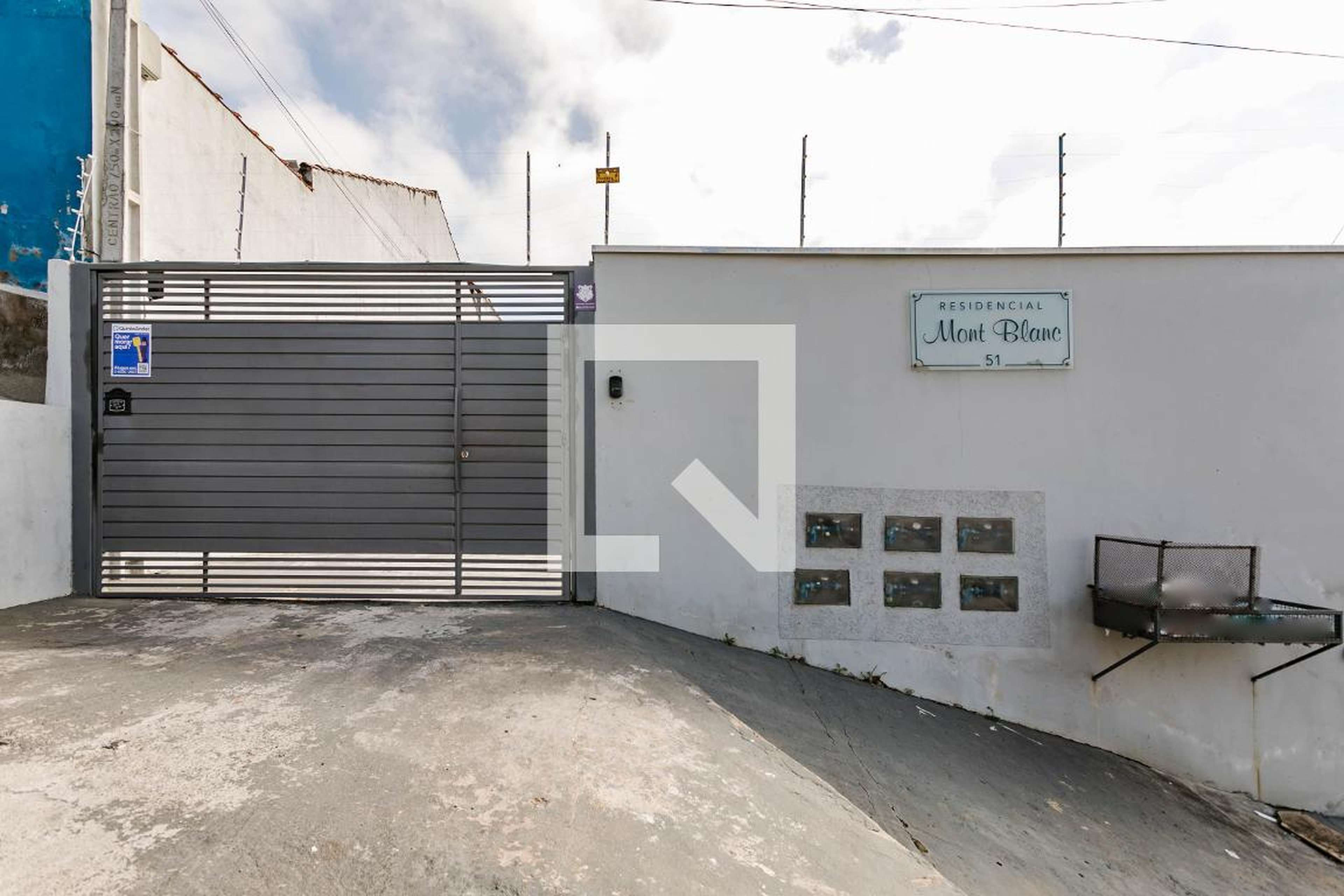 Fachada Condomínio em Rua Santos, 51